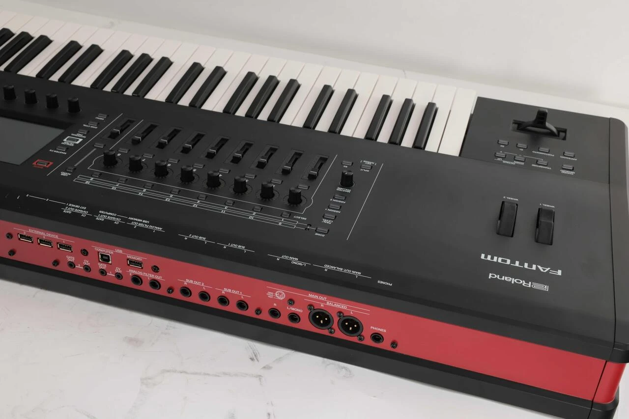 Second Hand Roland Fantom 7 (with EX Expansion) #153 - SH-130-1153 (14).jpg