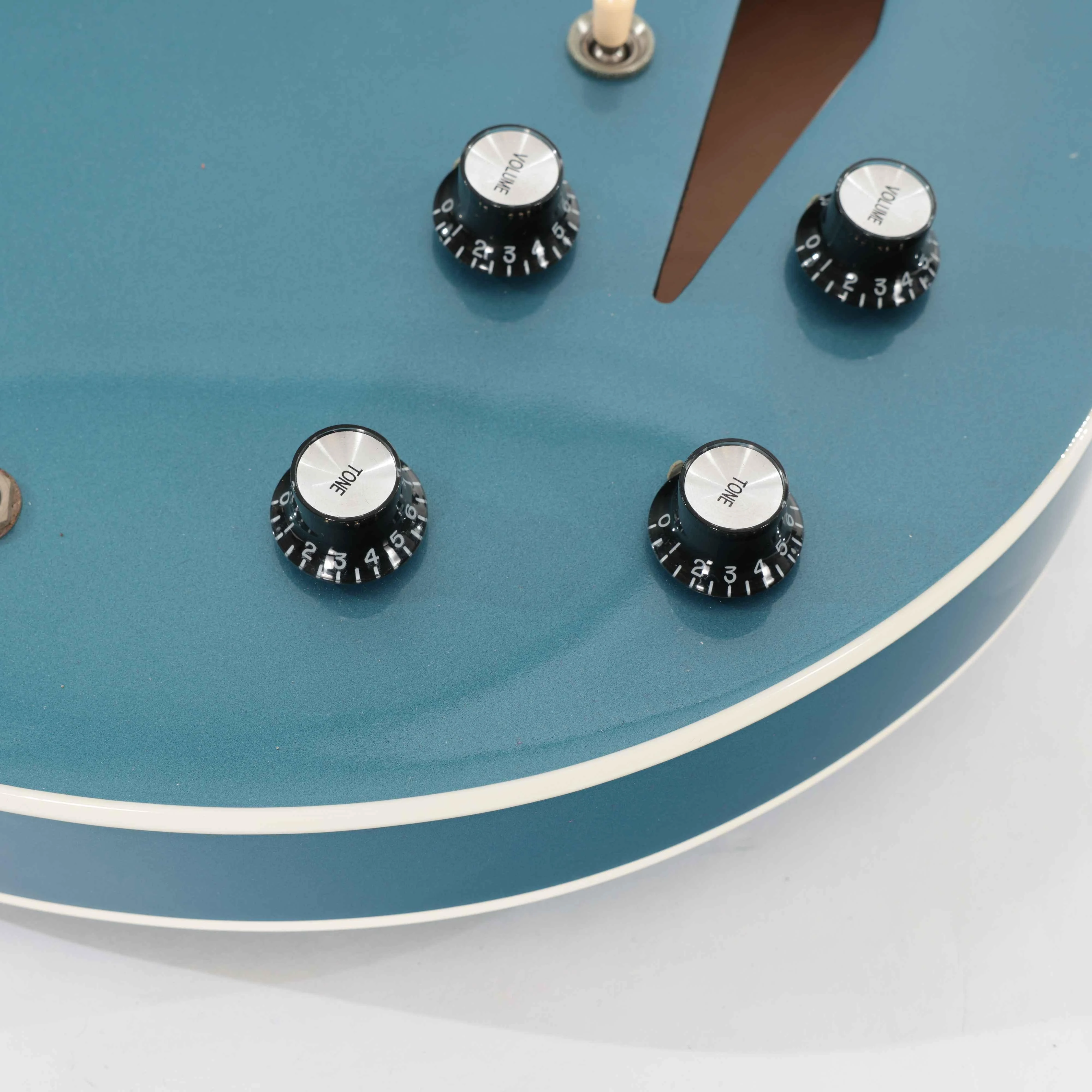 Second Hand Gibson Dave Grohl 335 In Pelham Blue Serial Number #112 #861 - SOR01861 (9).jpg