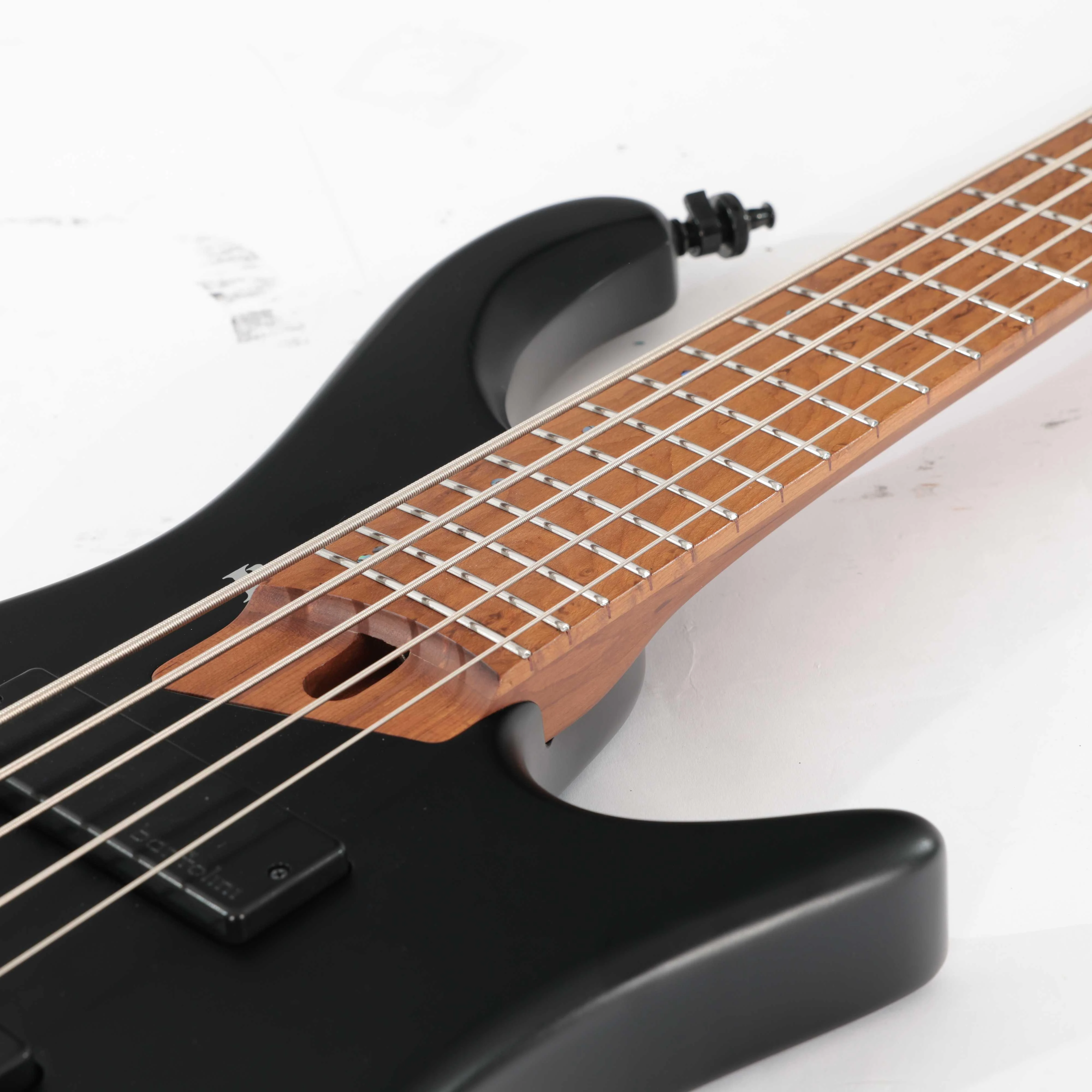 Second Hand Ibanez EHB1005 5-String Headless Bass Guitar In Black Flat #027 - SH-243-0027 (6).jpg