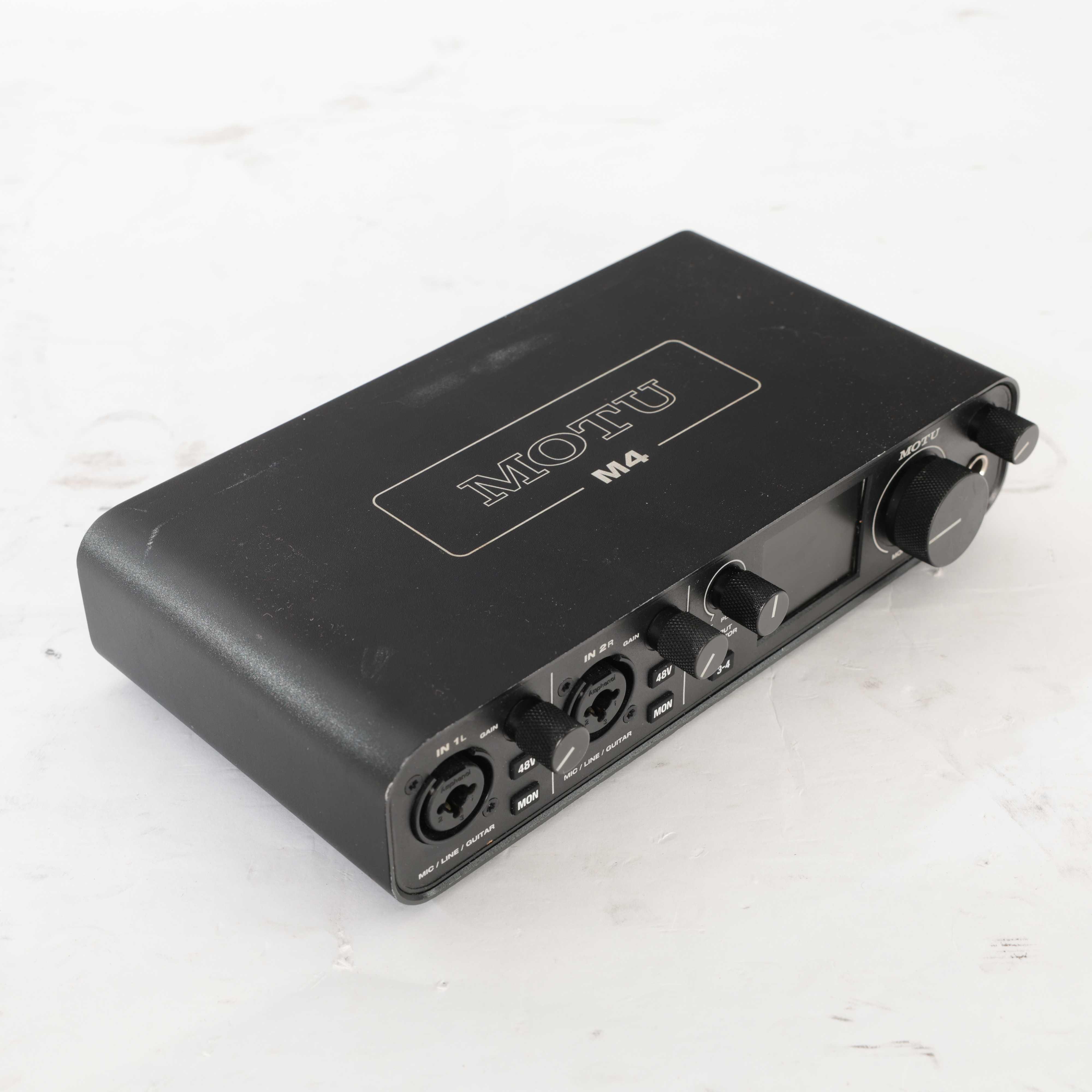 Second Hand M.O.T.U M4 4-in / 4-out USB-C Audio Interface #354 - SH-208-0354 (3).jpg