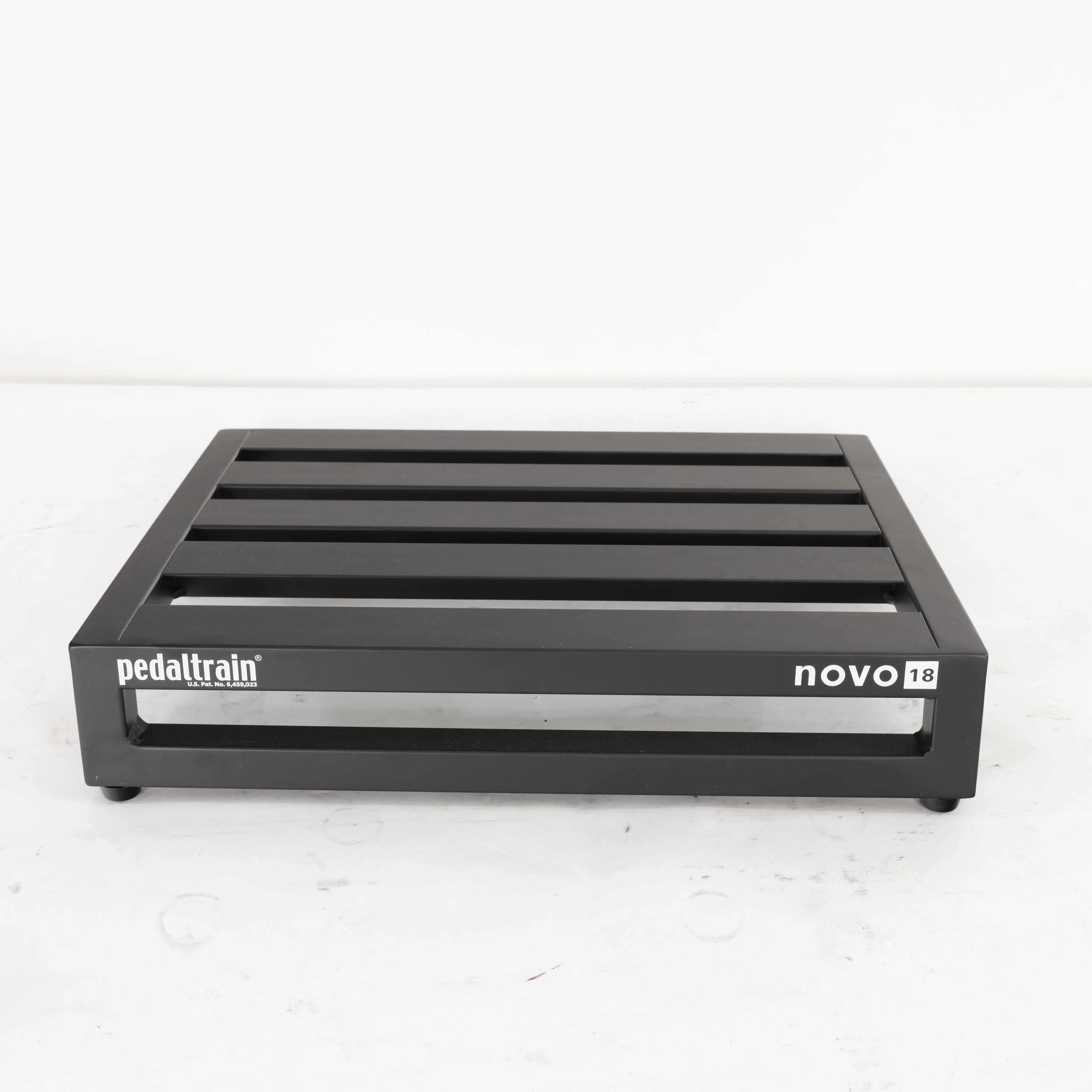 Second Hand Pedaltrain Novo 18 Pedalboard With Soft Case #175 - SH-91-0175 (2).jpg