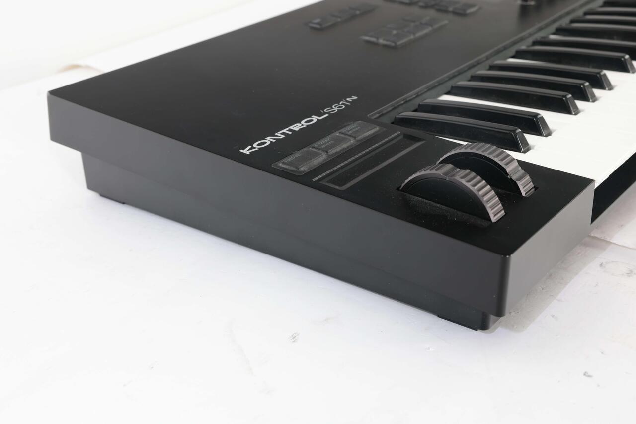 Second Hand Native Instruments S61 Mk3 MIDI Controller #181 - SH-130-1181 (6).jpg