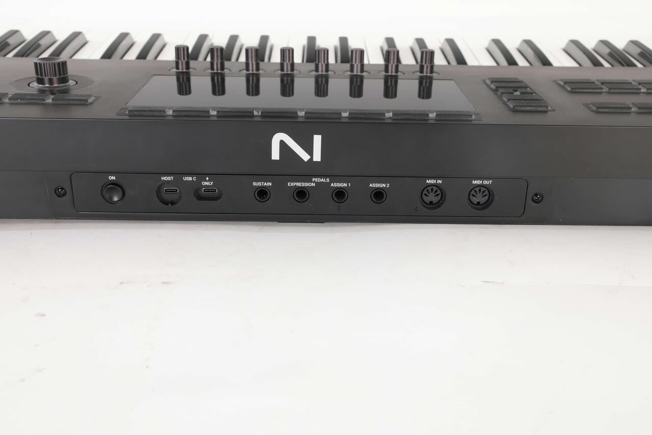 Second Hand Native Instruments S61 Mk3 MIDI Controller #181 - SH-130-1181 (8).jpg