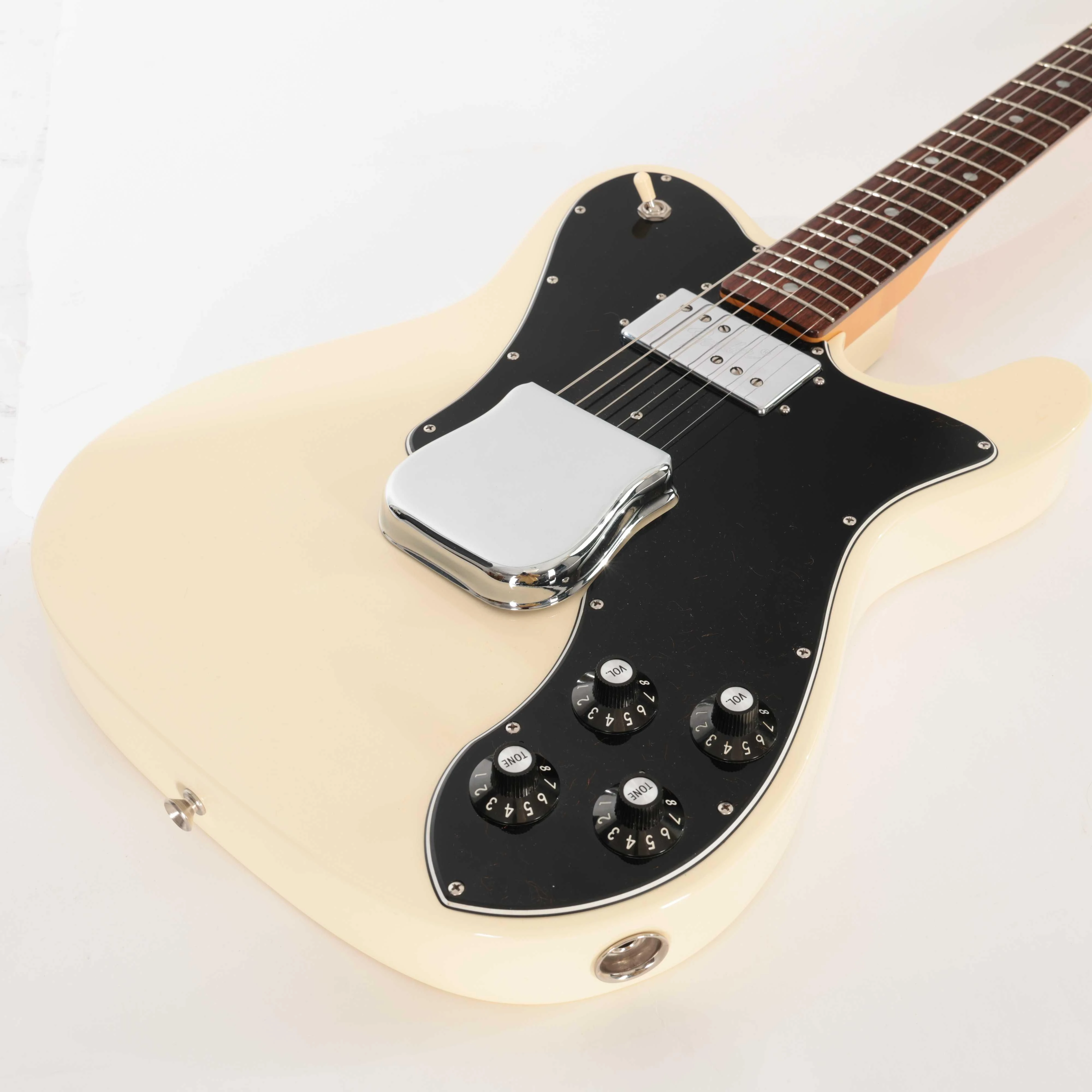 Second Hand Fender American Vintage II 1977 Reissue Telecaster Custom In White #095 - SH-131-0095 (5).jpg