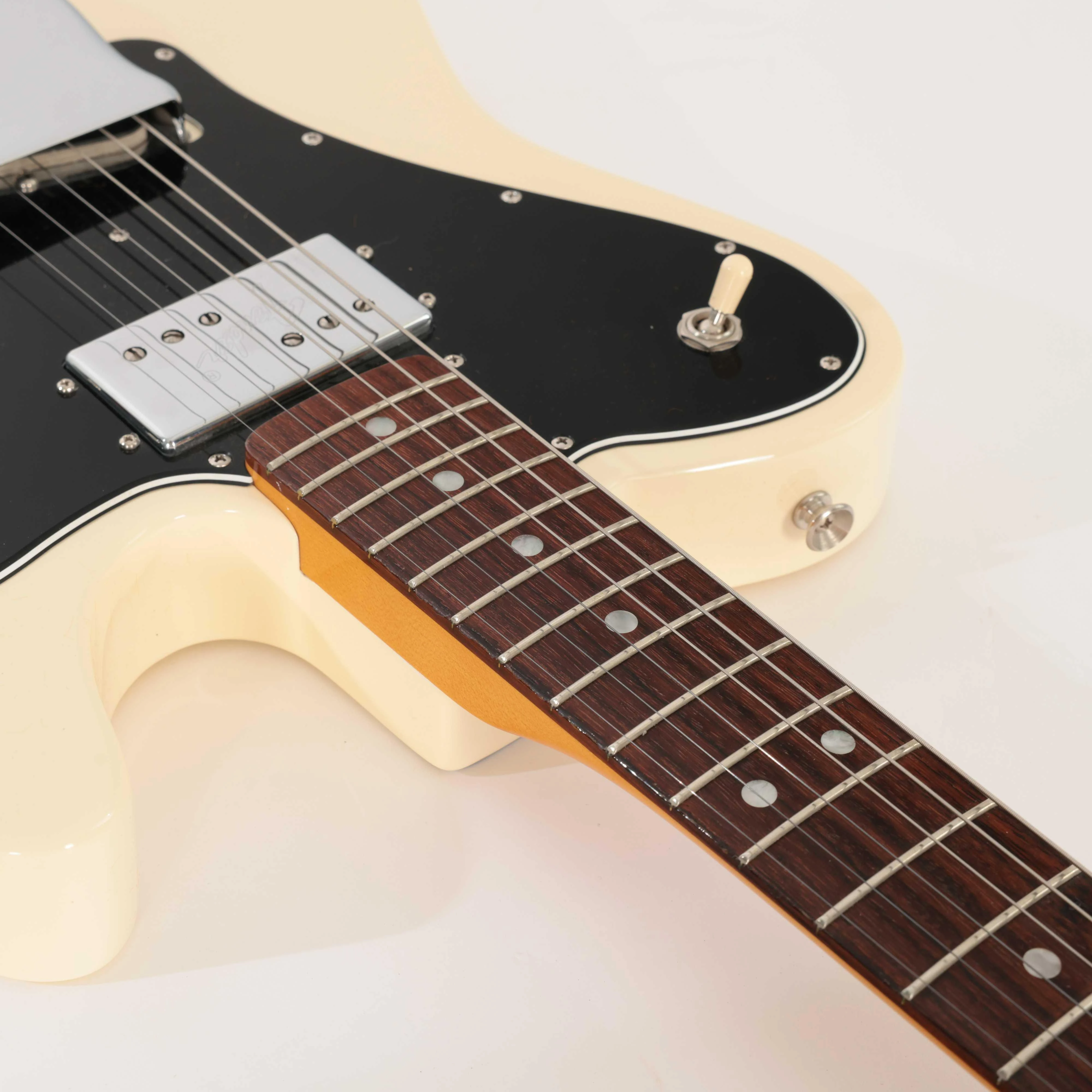 Second Hand Fender American Vintage II 1977 Reissue Telecaster Custom In White #095 - SH-131-0095 (9).jpg