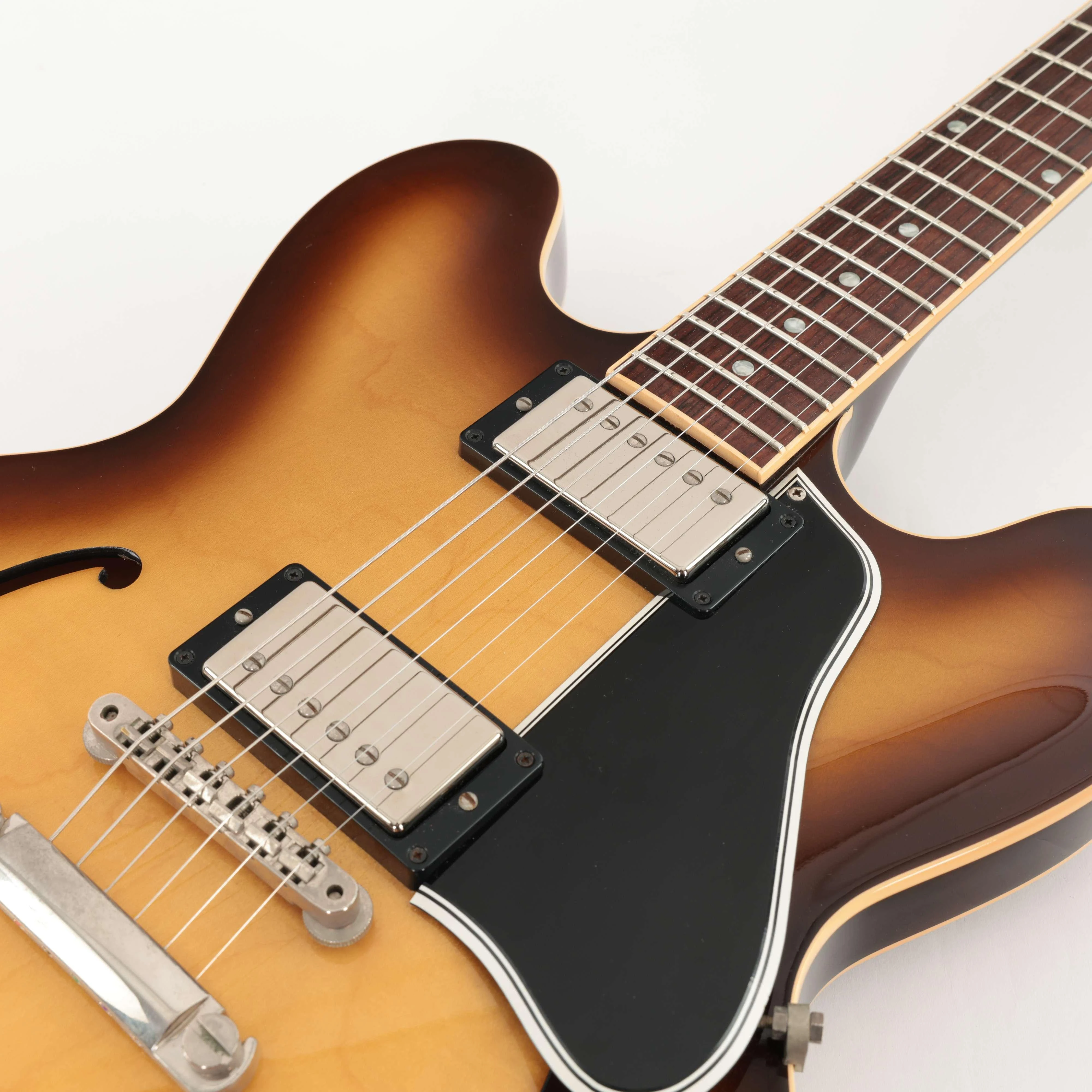Second Hand 2010 Gibson ES-335 In Lightburst #154 - SH-91-0154 (8).jpg