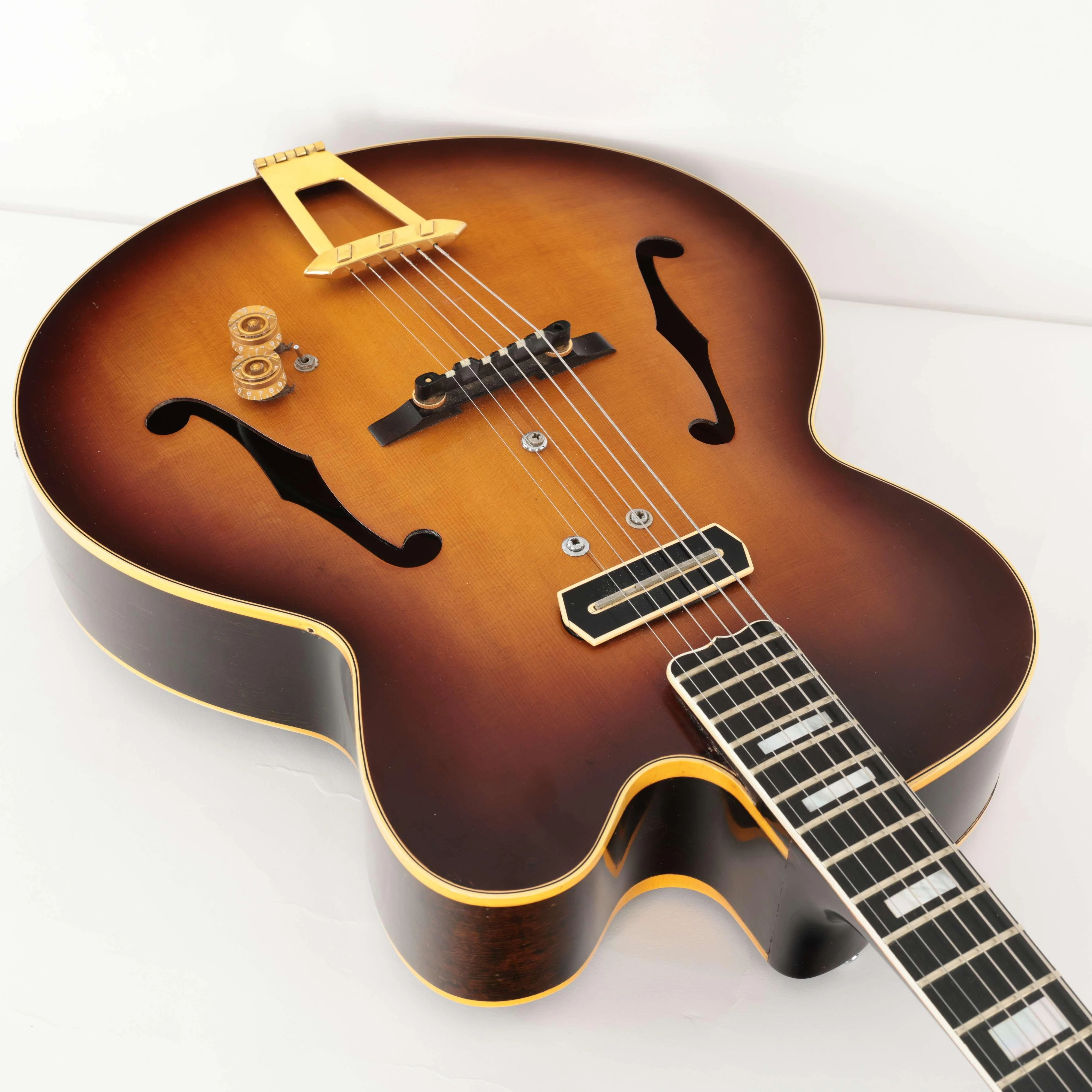 Second Hand Gibson 1959 L7C Archtop Hollow-body Electric guitar in Sunburst #866 - SOR01866 (10).jpg
