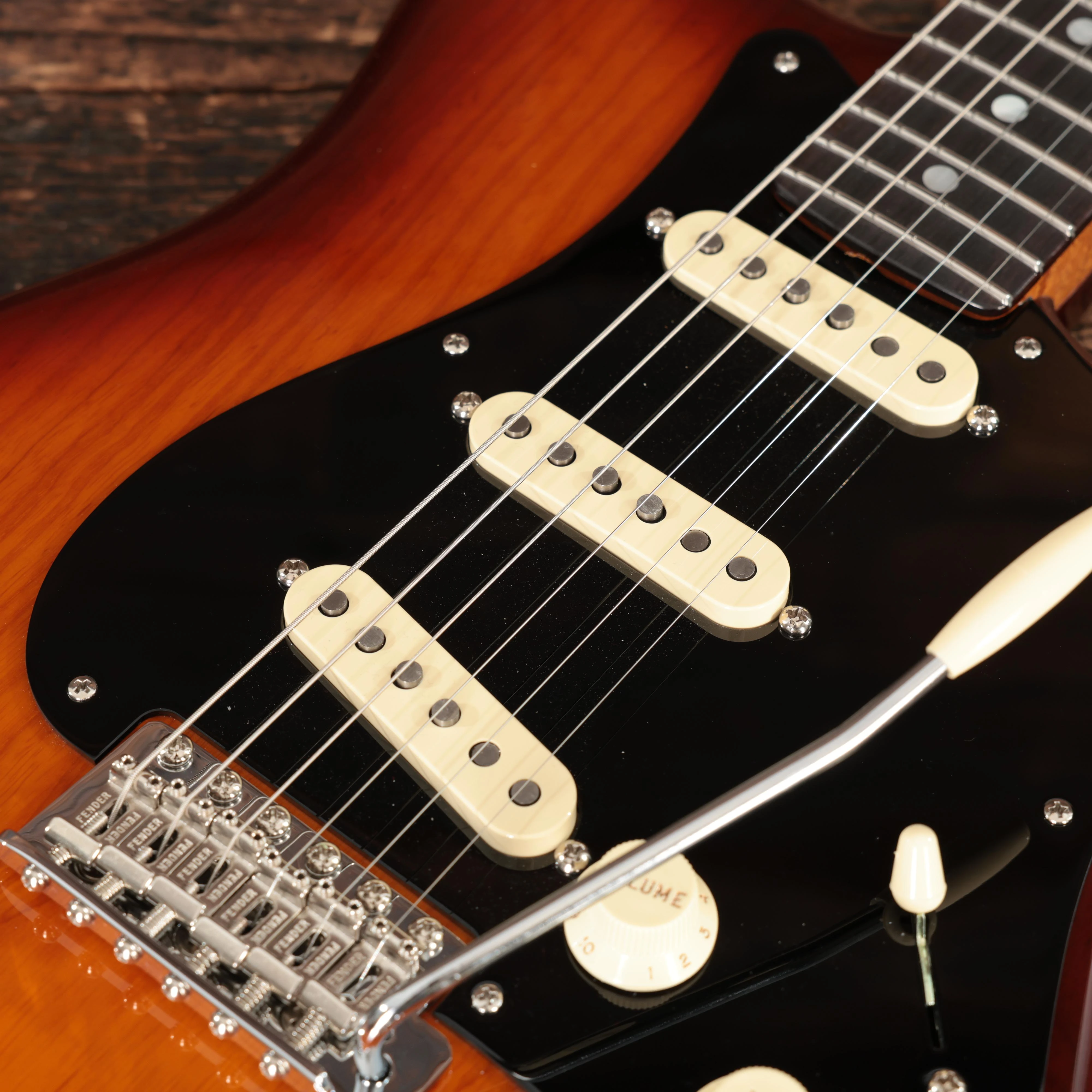 Fender Custom Shop American Custom Stratocaster NOS in Violin Burst - XN19497 (12).JPG