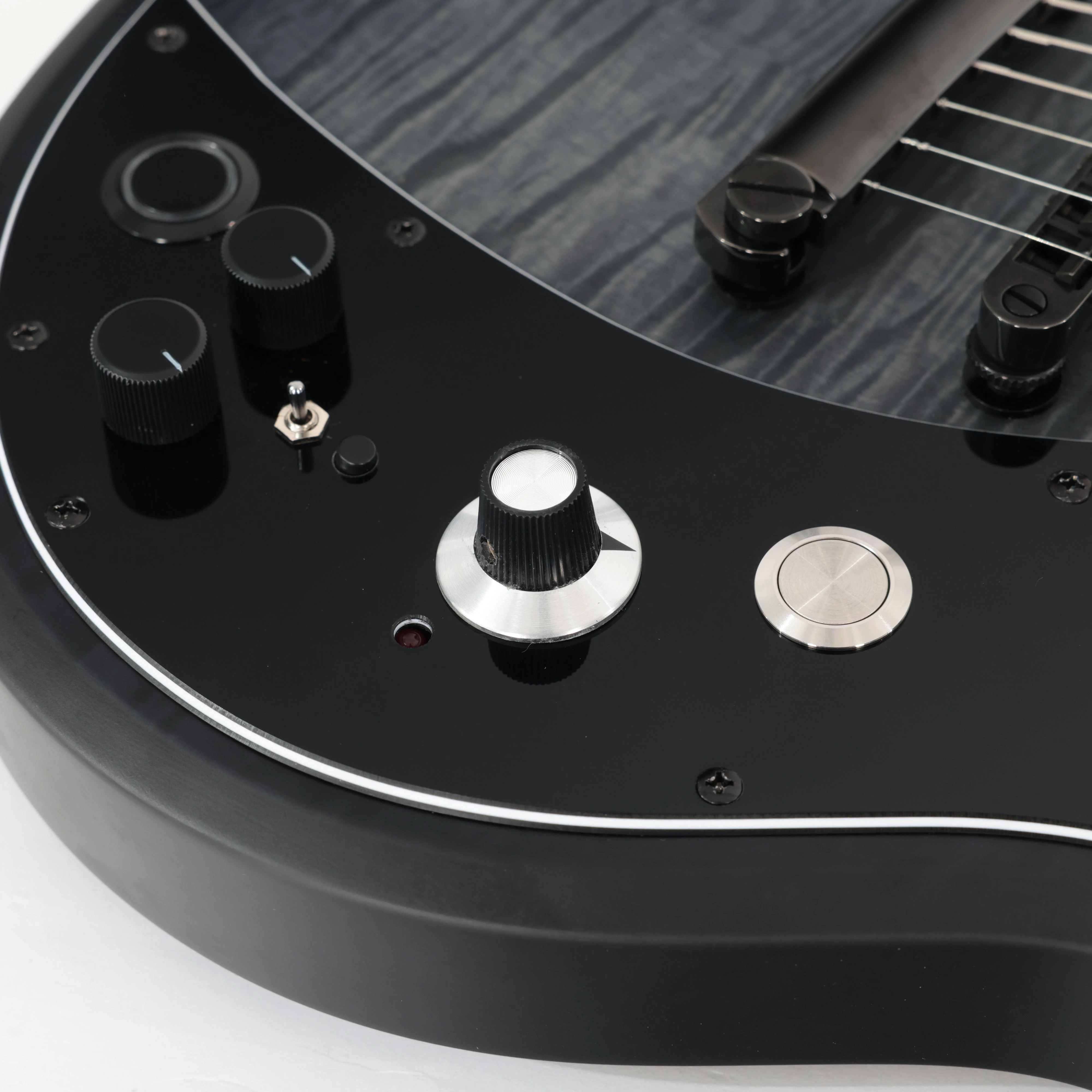 Dunable Will Putney Cyclops DE Electric Guitar in Charcoal Burst  - WP-CY-CB (11).jpg