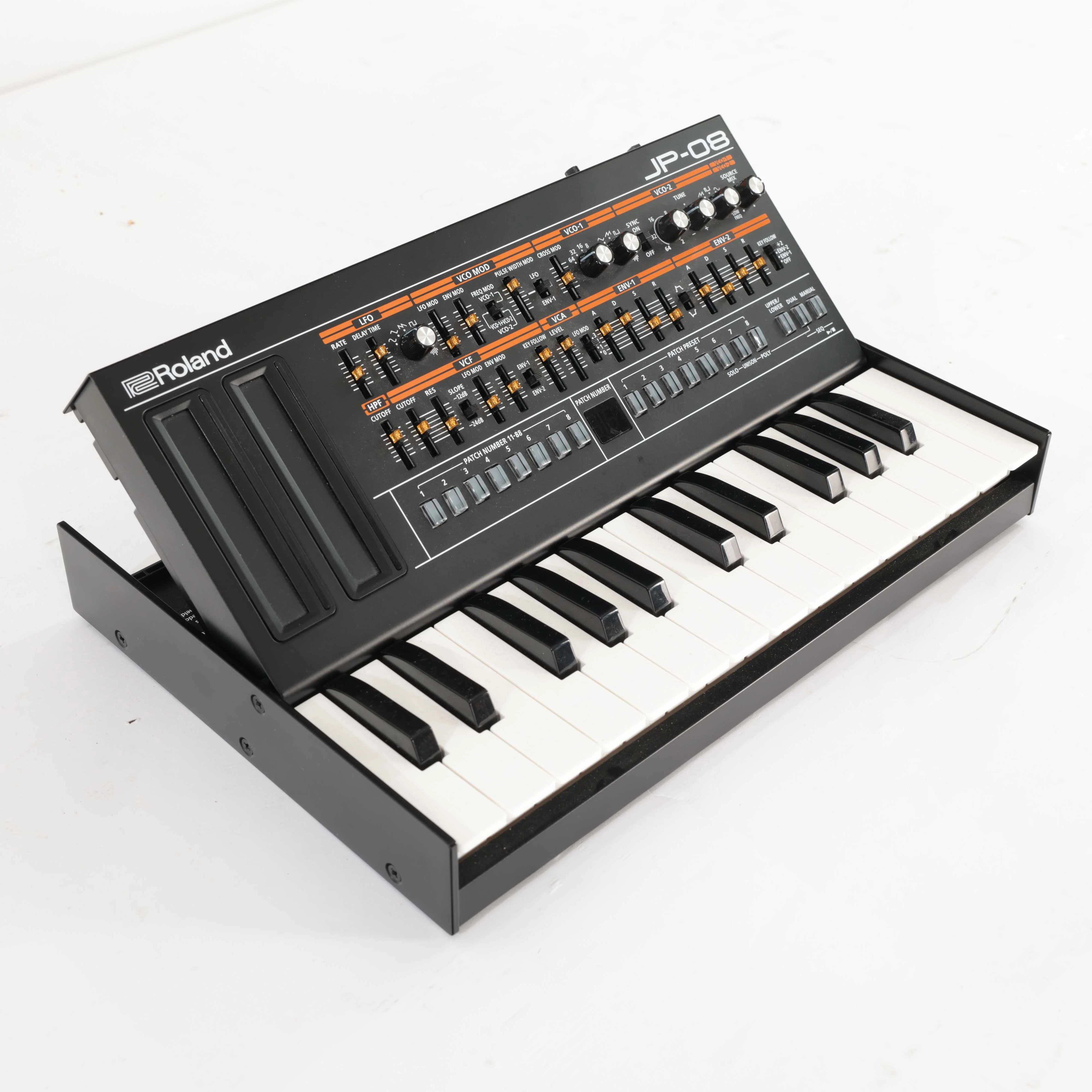 Second Hand Roland Boutique JP-08 Sound Module With K25m Keyboard #359 - SH-208-0359 (3).jpg