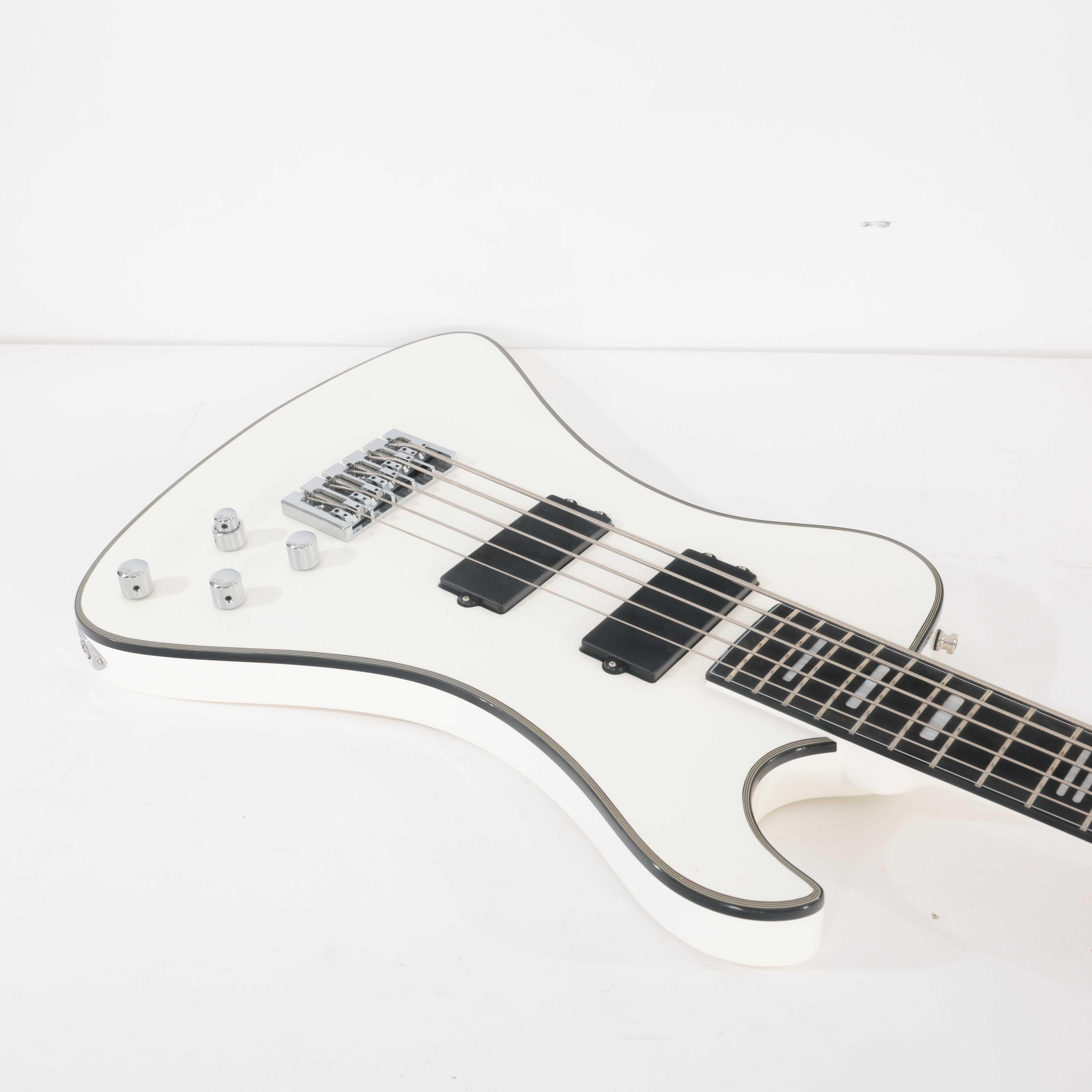 Second Hand Hagstrom Nekromant 5 White Gloss #958 - SH-197-0958 (9).jpg