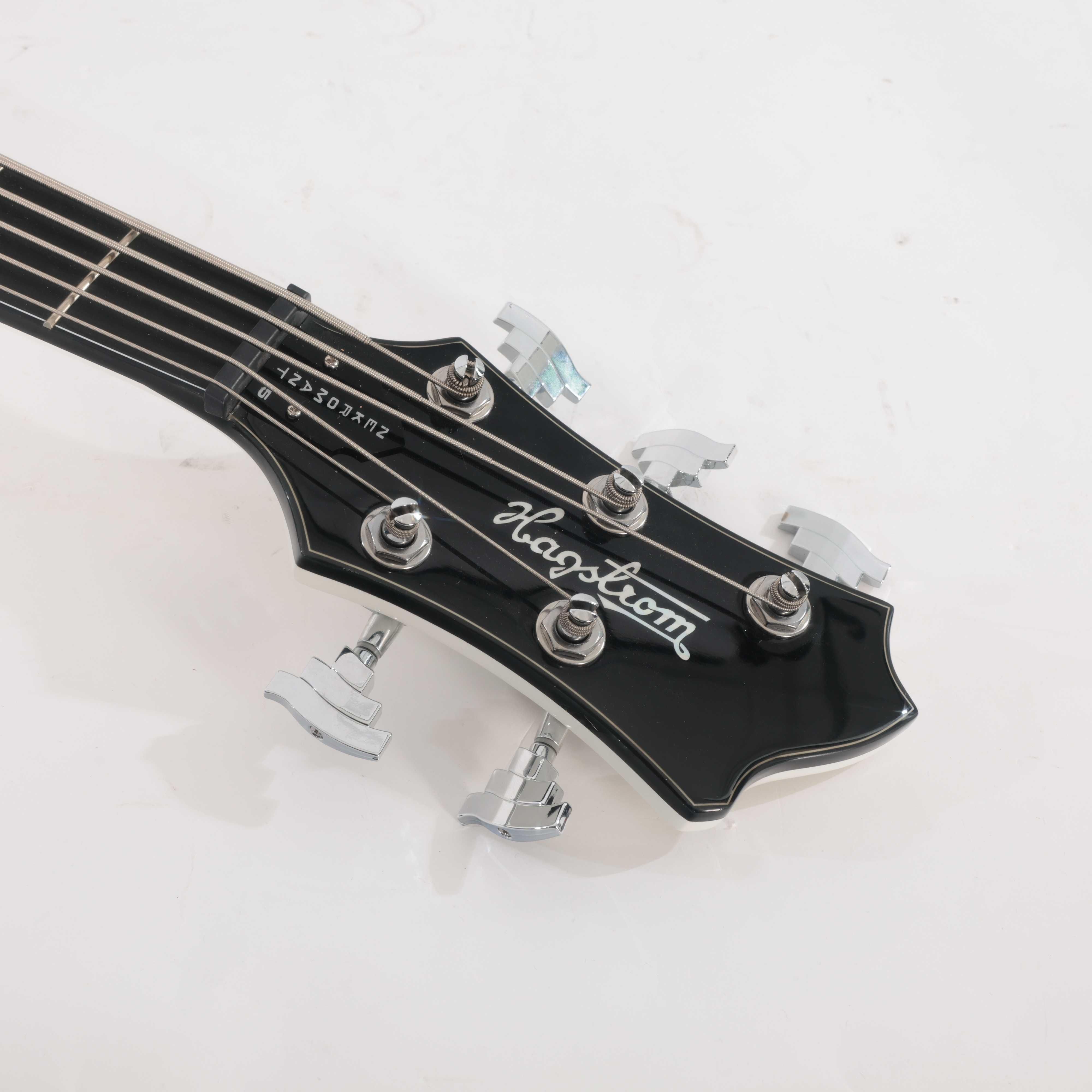 Second Hand Hagstrom Nekromant 5 White Gloss #958 - SH-197-0958 (12).jpg