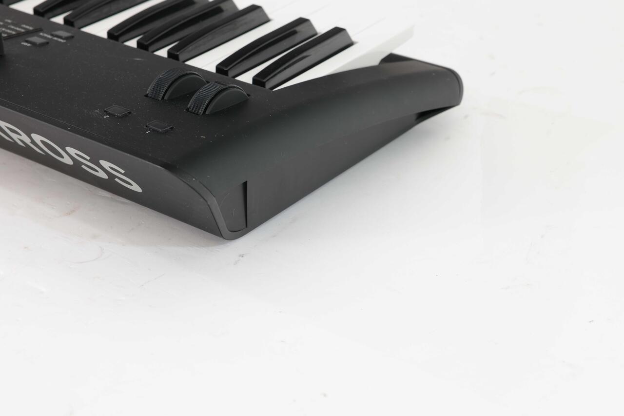 Second Hand Korg Kross 61 MKII Workstation In Matte Black #082 - SH-168-0082 (7).jpg