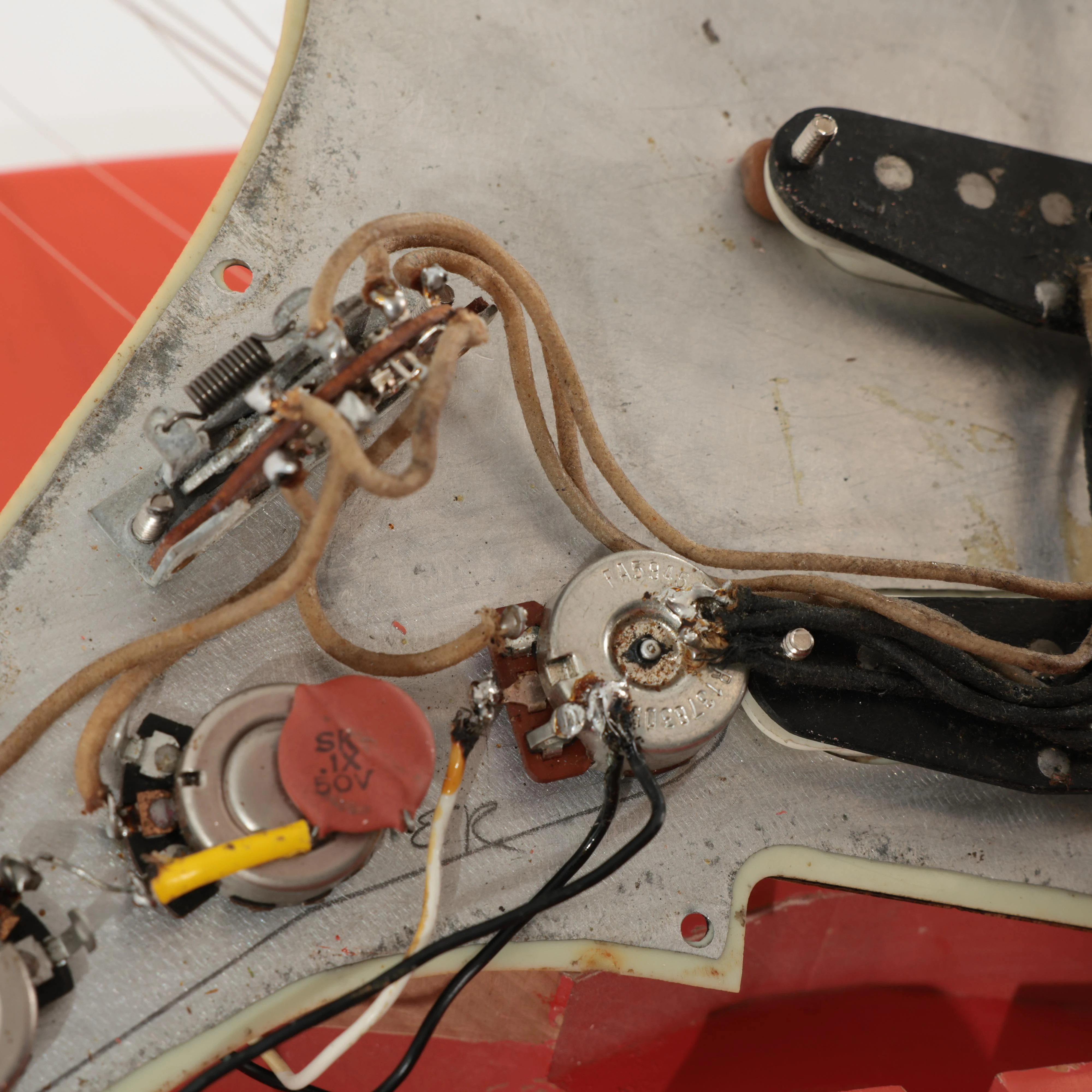 Second Hand Pre CBS 1961 Fender Stratocaster in Fiesta Red - SOR01865 (40).jpg