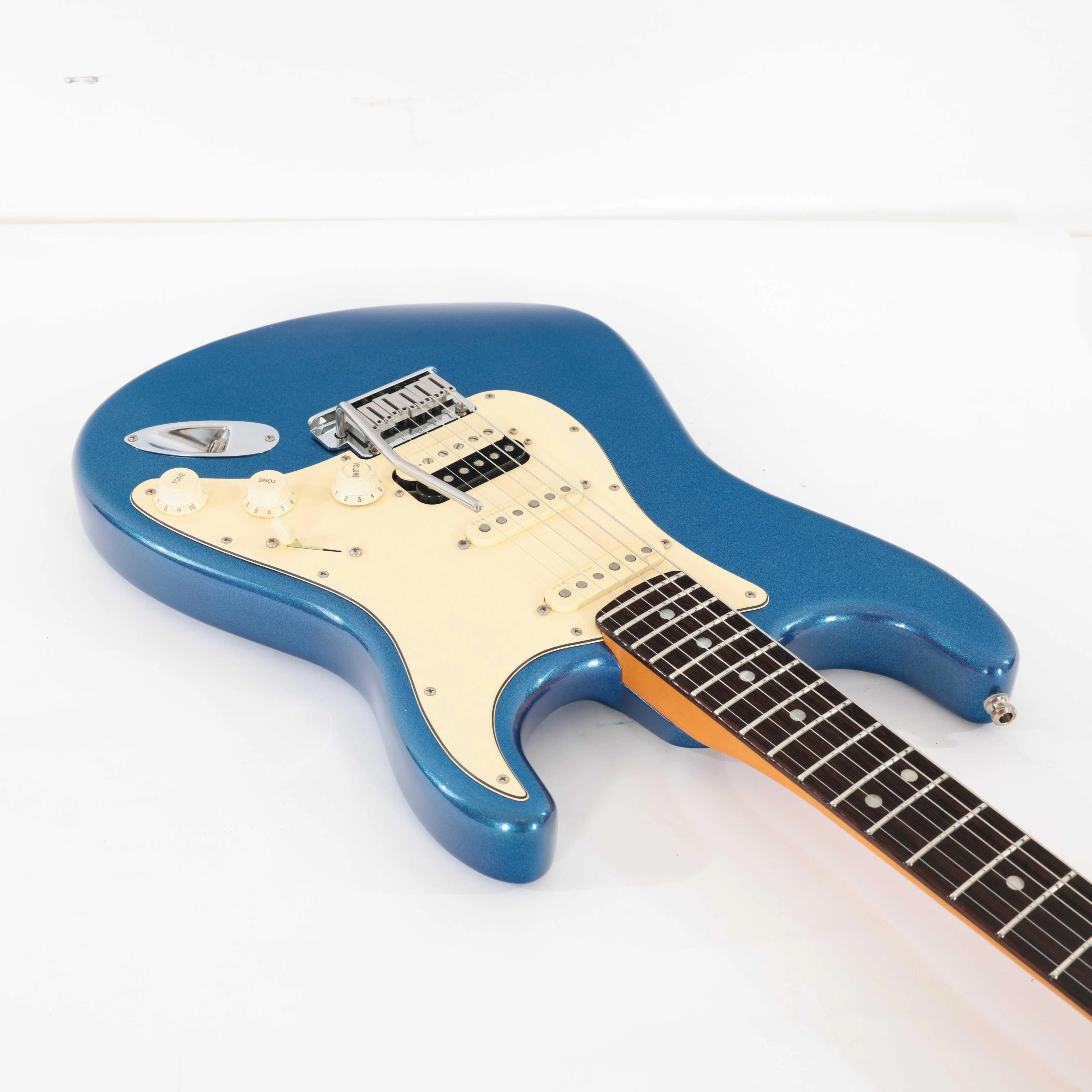 Second Hand Fender American Ultra Stratocaster HSS Electric Guitar In Cobra Blue #983 - SH-197-0983 (10).jpg