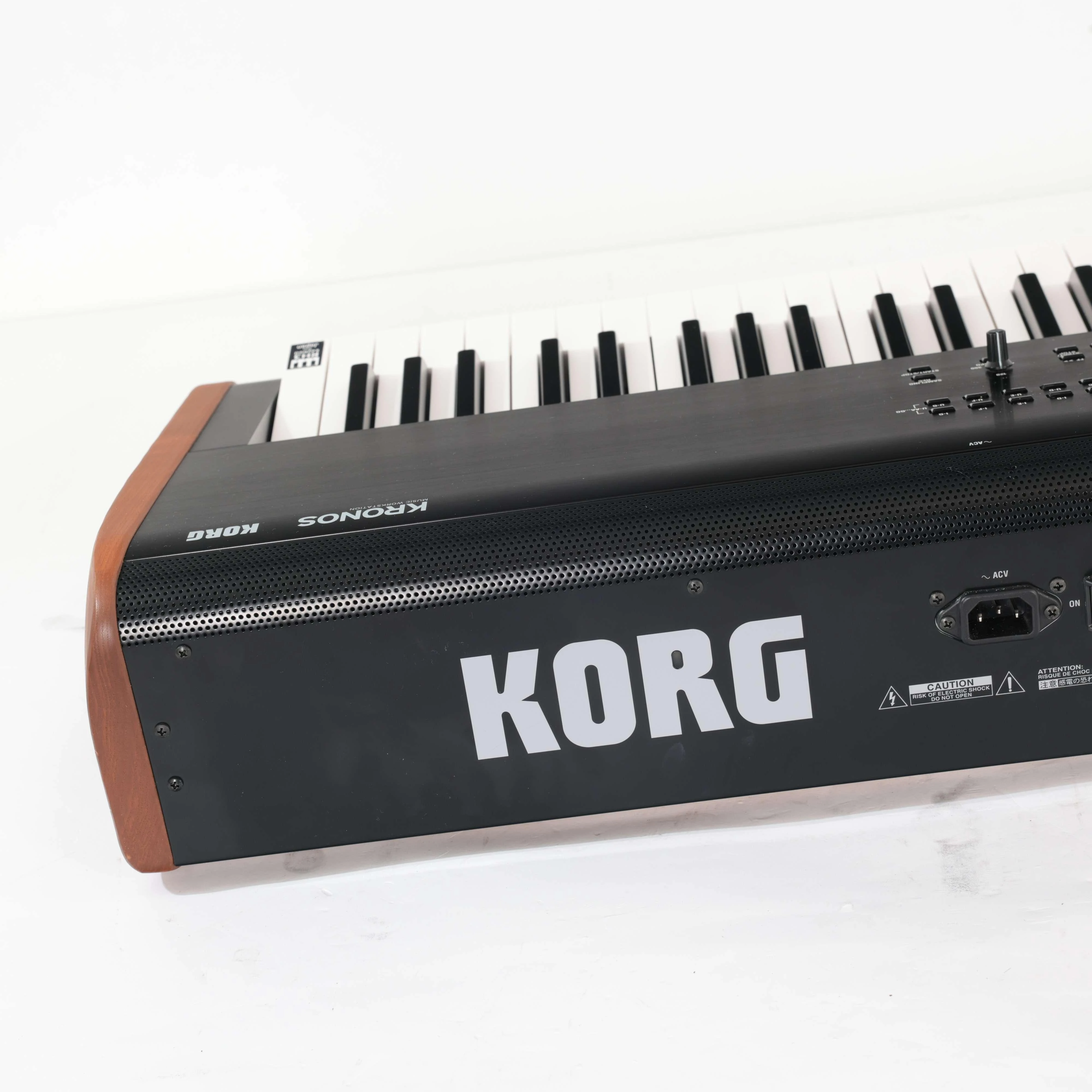 Second Hand Korg Kronos 88 MK2 With Gator Flight Case With Wheels #231 - SH-130-1231 (9).jpg