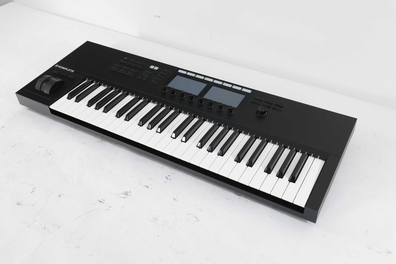 Second Hand Native Instruments Komplete Kontrol S49 Mk2 MIDI Controller #228 - SH-130-1228 (3).jpg