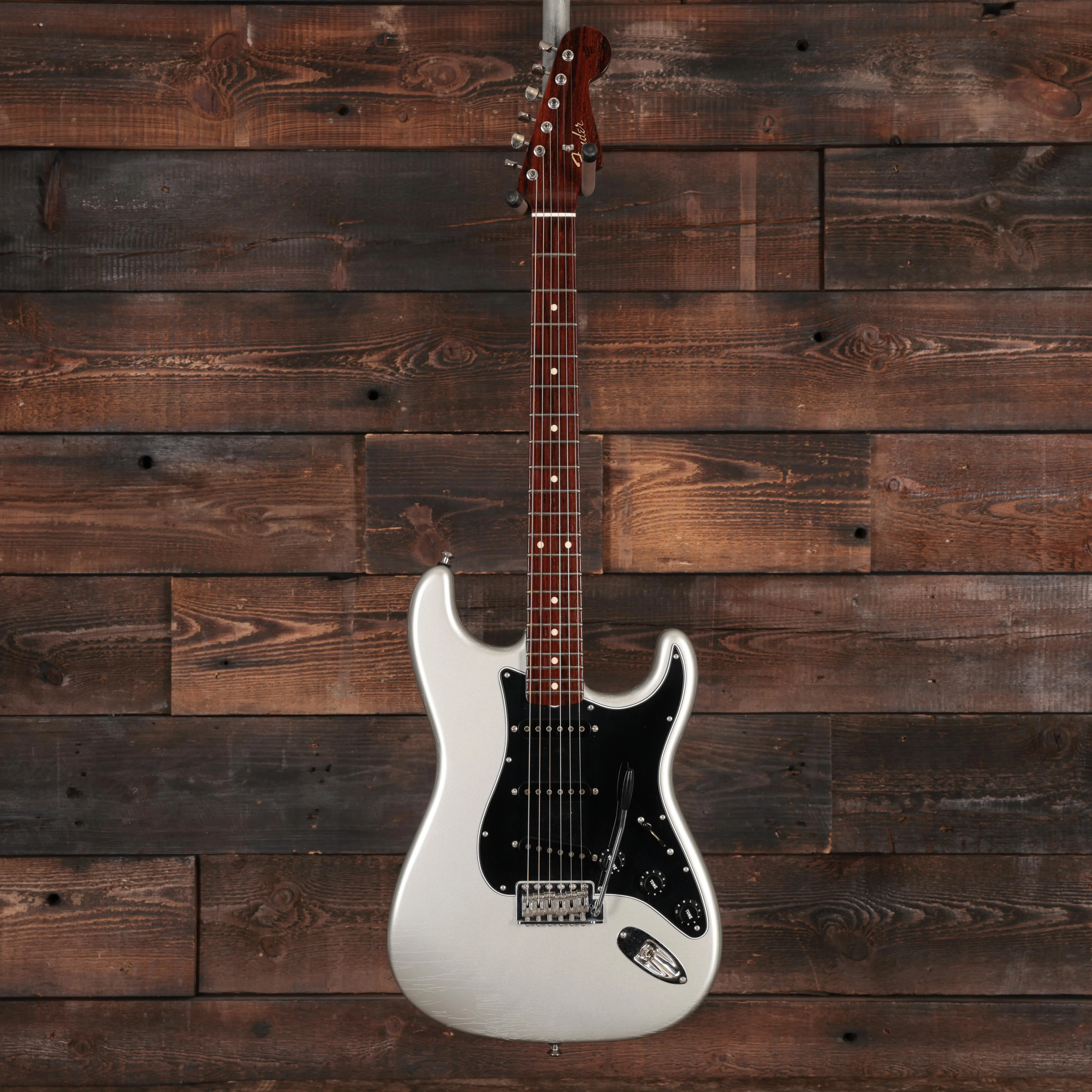 Fender Custom Shop Postmodern Stratocaster in Inca Silver  - XN20385 (4).JPG