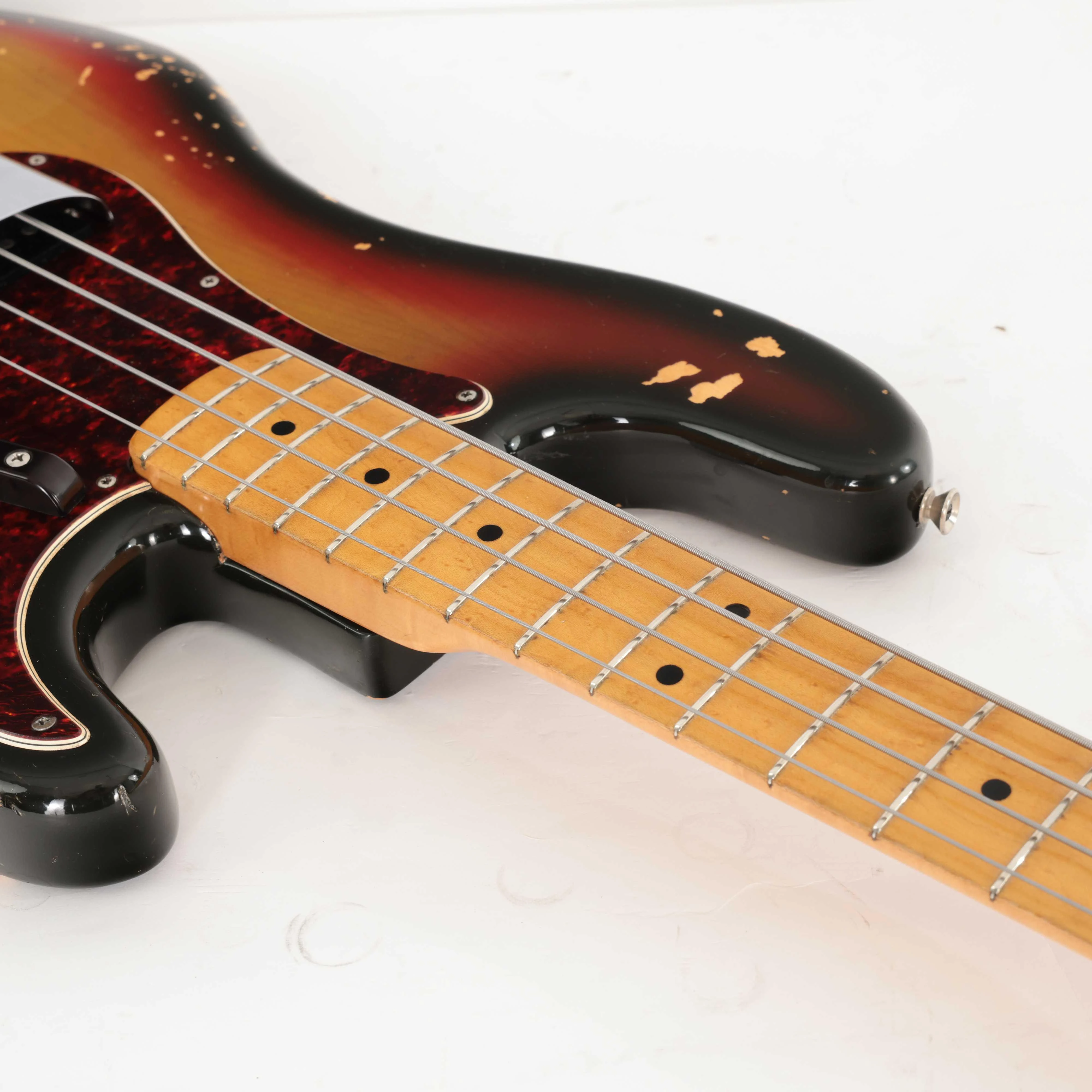 Second Hand Fender 1972 P Bass 3 Tone Sunburst & Maple Neck #872 - SOR01872 (10).jpg