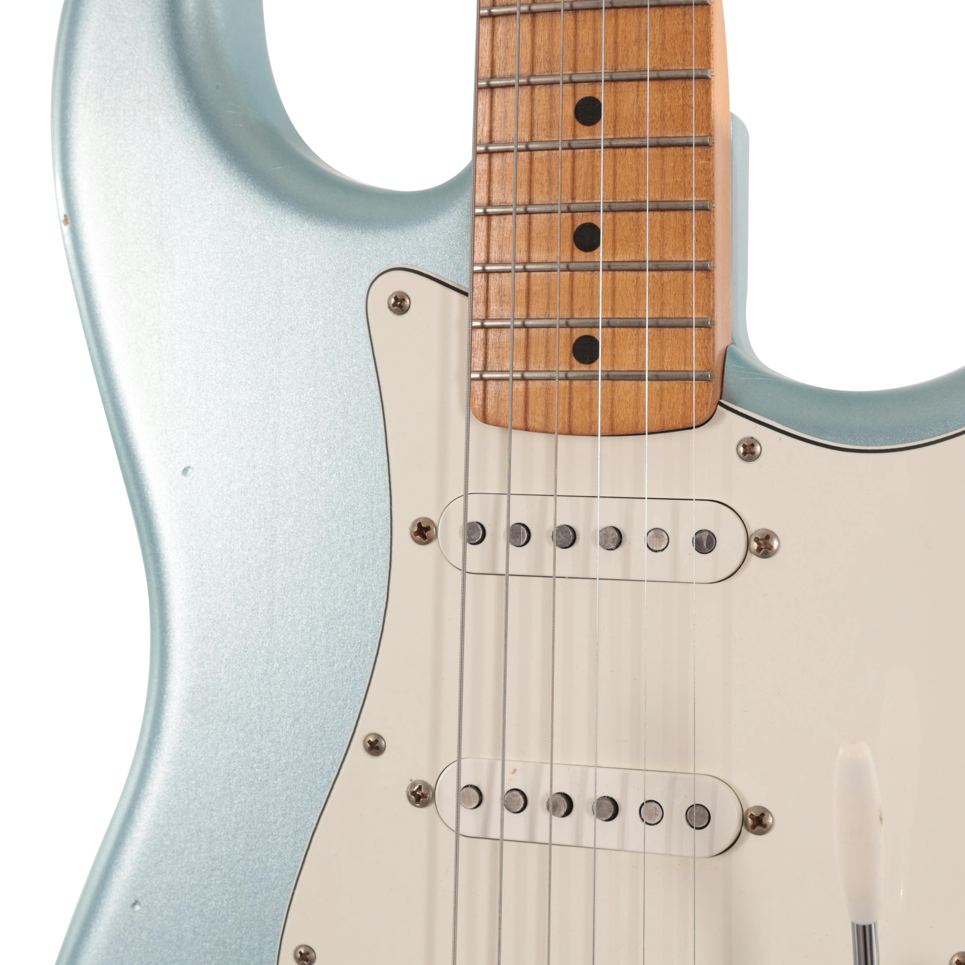 Fender Road Worn Vintera Strat Mischief Maker MN in Firemist Silver with Tort Guard and US Pickups - 0149835359-12.jpg