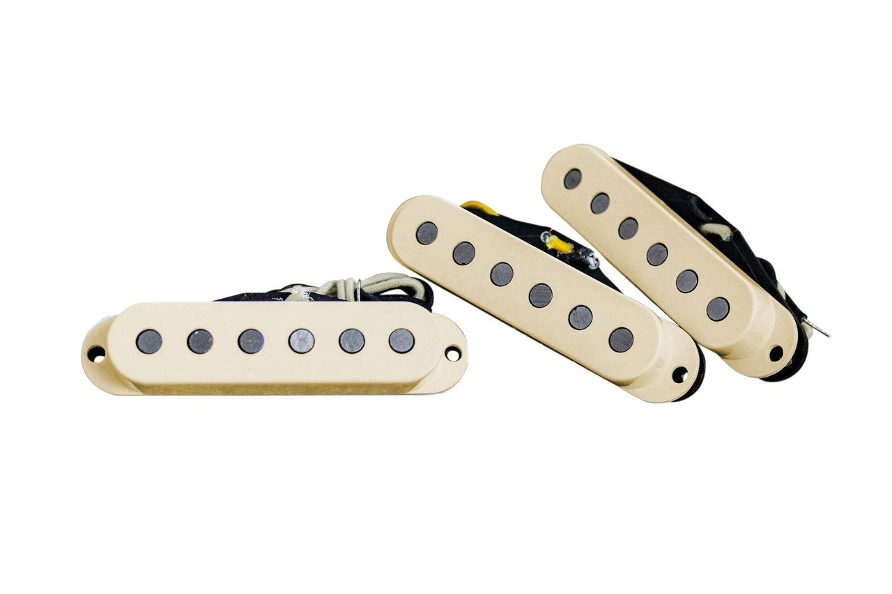 Monty's Guitars The Space Time Continuum Stratocaster Set in Cream Monty's Guitars The Space Time Continuum Stratocaster Set in Cream