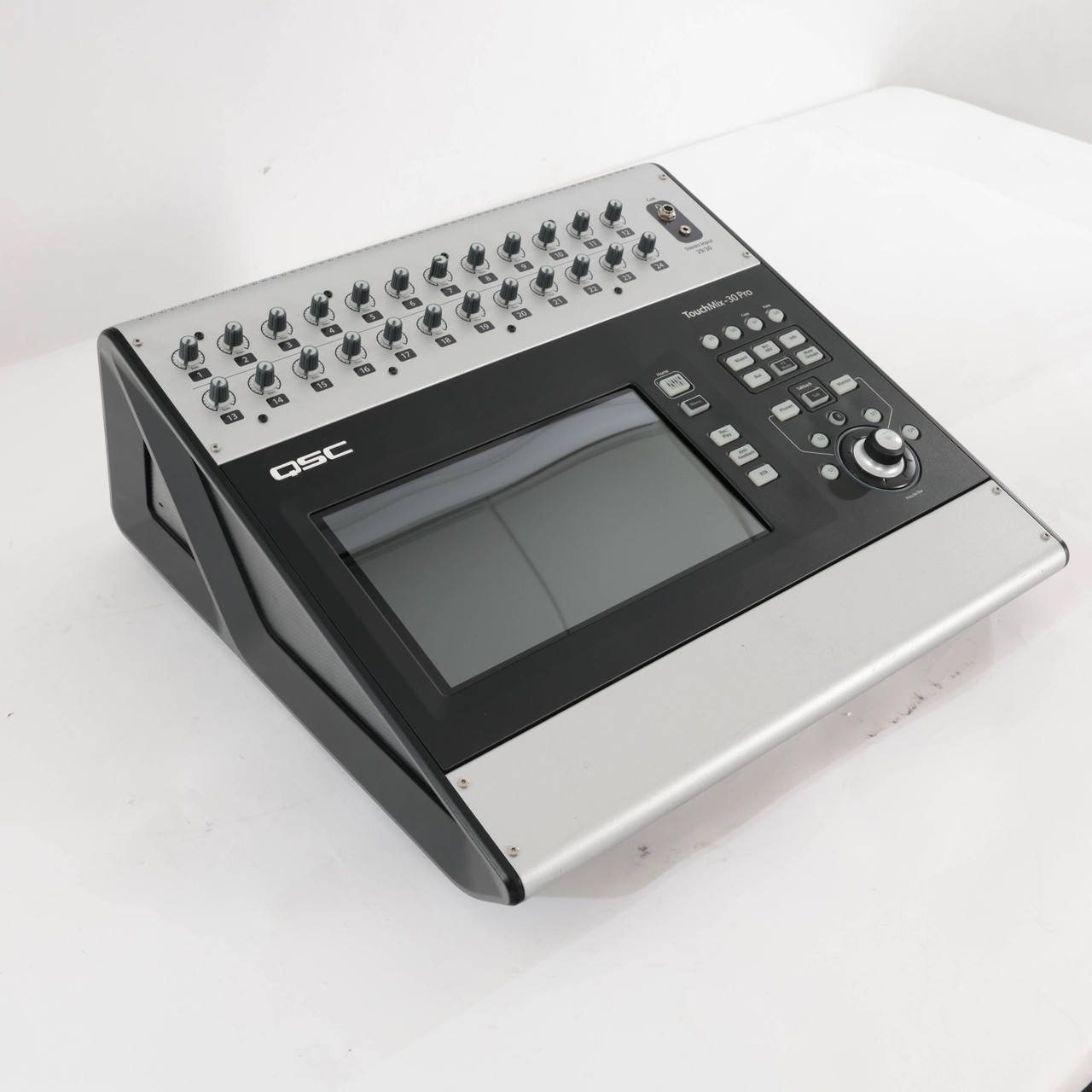 Second Hand QSC TouchMix-30 Pro 32-Channel Digital Mixer With Bag #091 Second Hand QSC TouchMix-30 Pro 32-Channel Digital Mixer With Bag #091