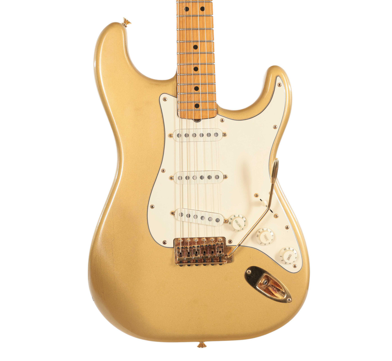 Second Hand Fender 1983 Gold On Gold Strat #864 Second Hand Fender 1983 Gold On Gold Strat #864