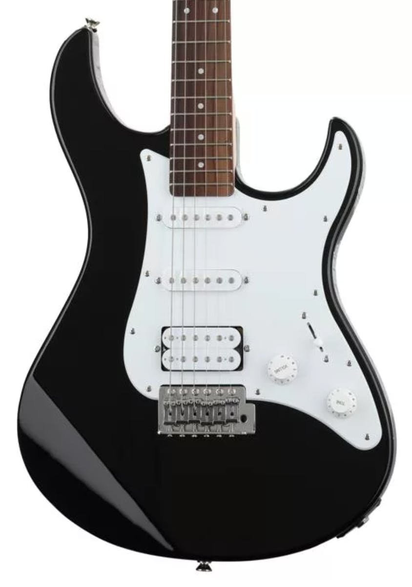 Yamaha Pacifica 012 Electric Guitar in Black Yamaha Pacifica 012 Electric Guitar in Black