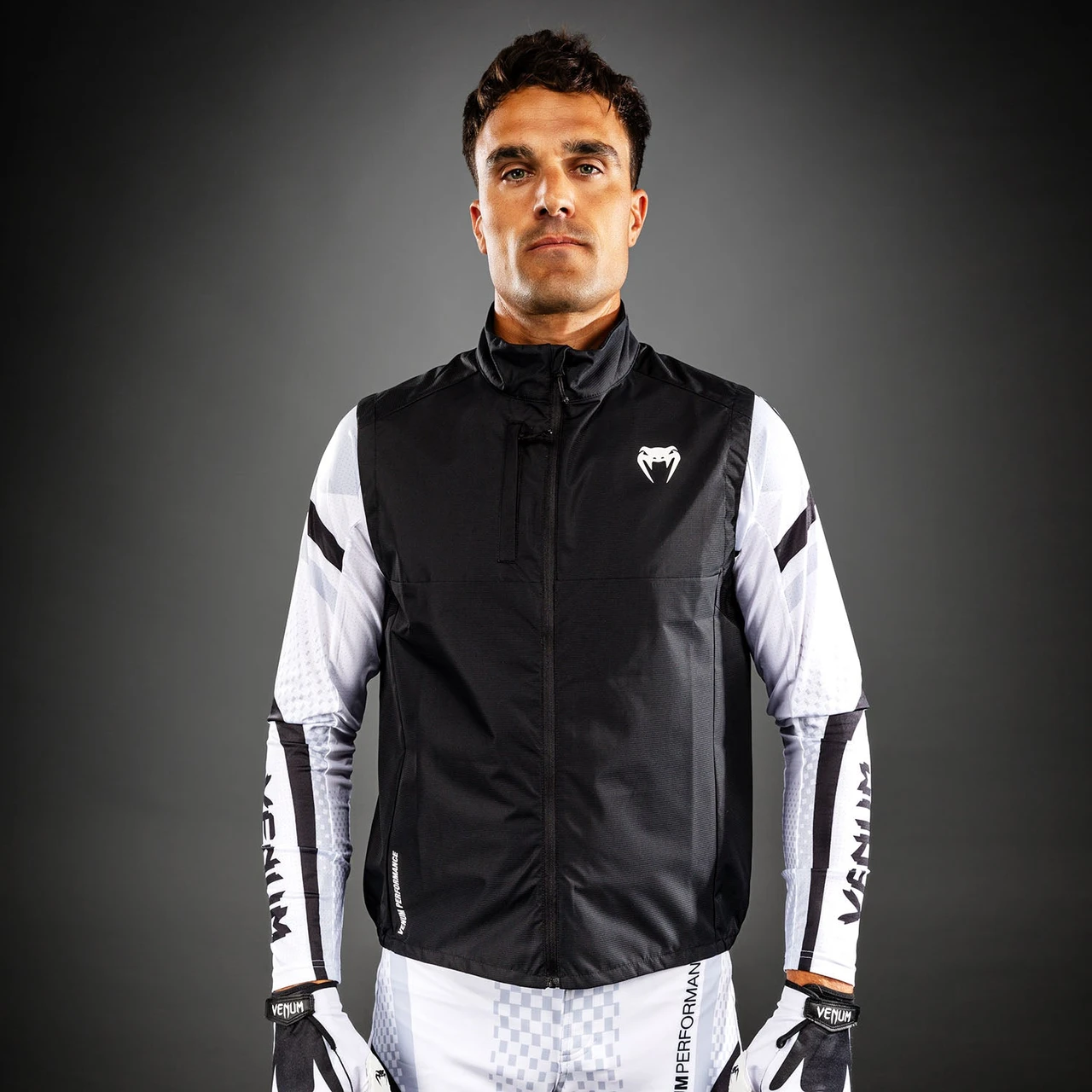 Venum MX Basics Sleeveles Windbreaker - Black/White