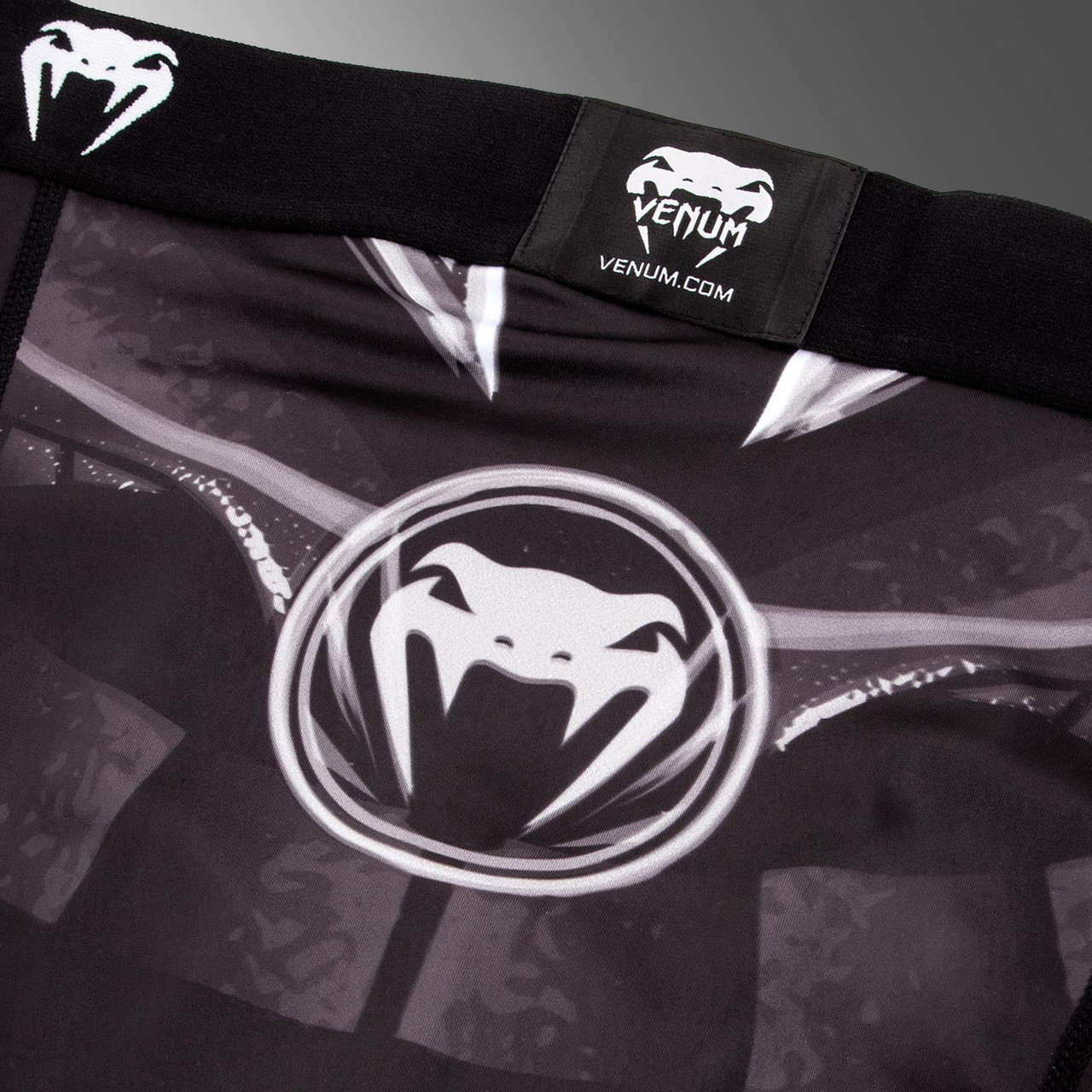 Vale Tudo Shorts Venum Gladiator 3.0 - Black/White