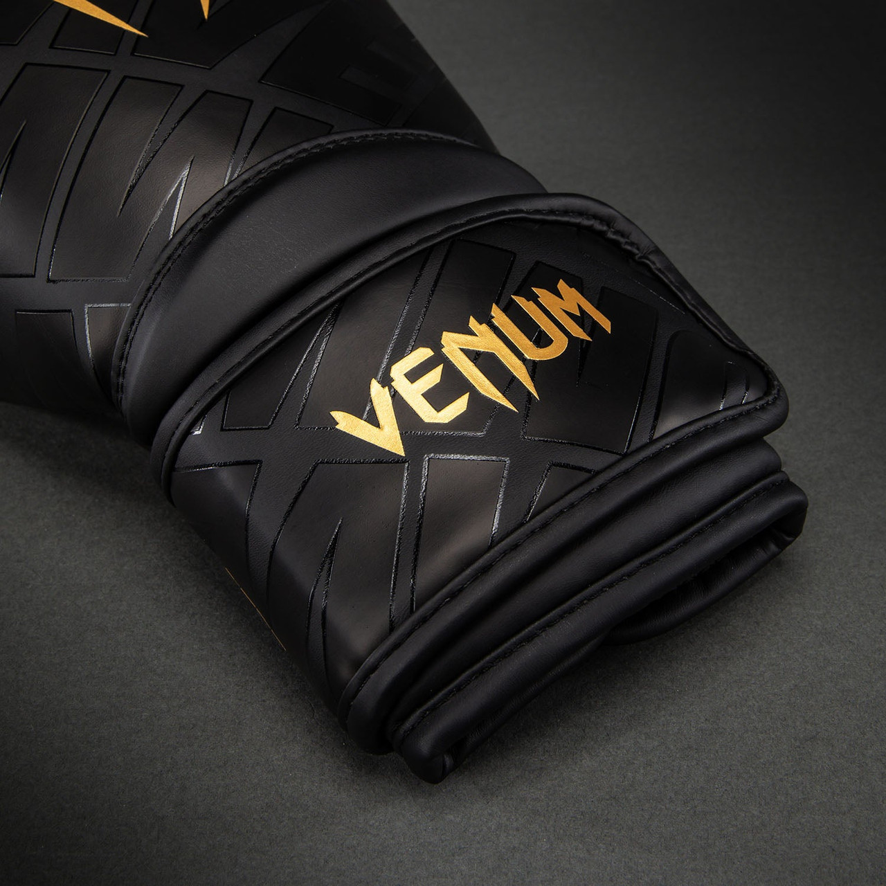 Venum Contender 1.5 XT 3D Boxing Gloves - Black/ Gold