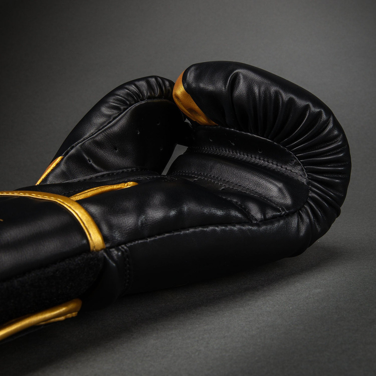 Venum Challenger 2.5 Boxing Gloves – Black/Gold