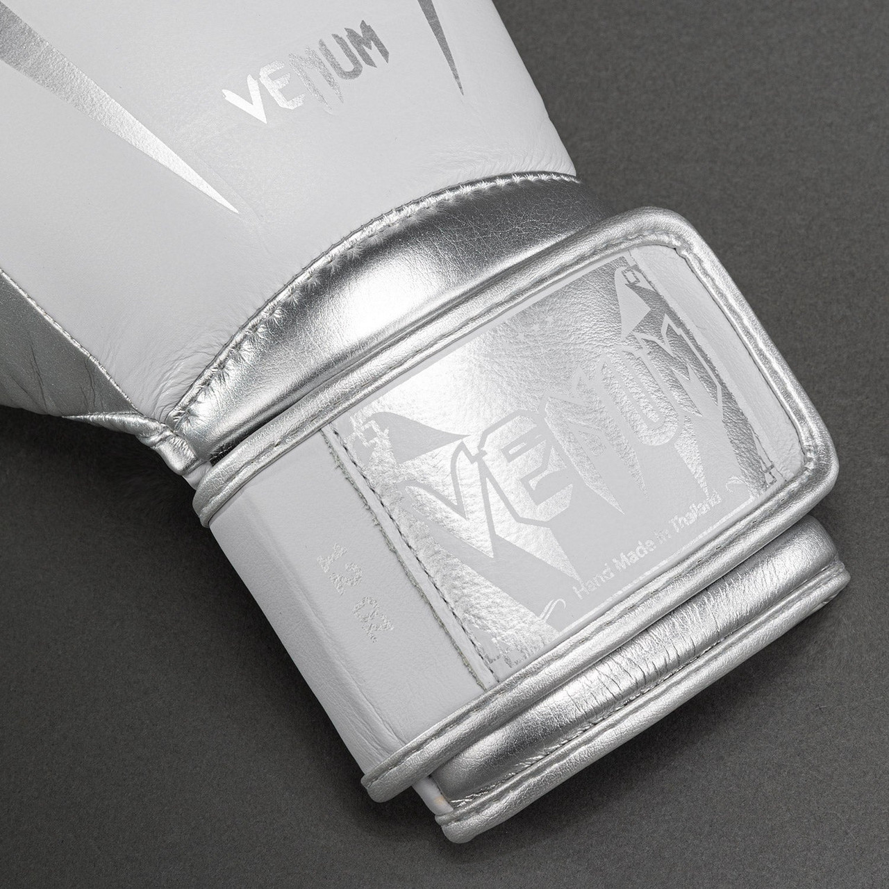 Venum Giant 3.0 Boxing Gloves - Grey/Silver