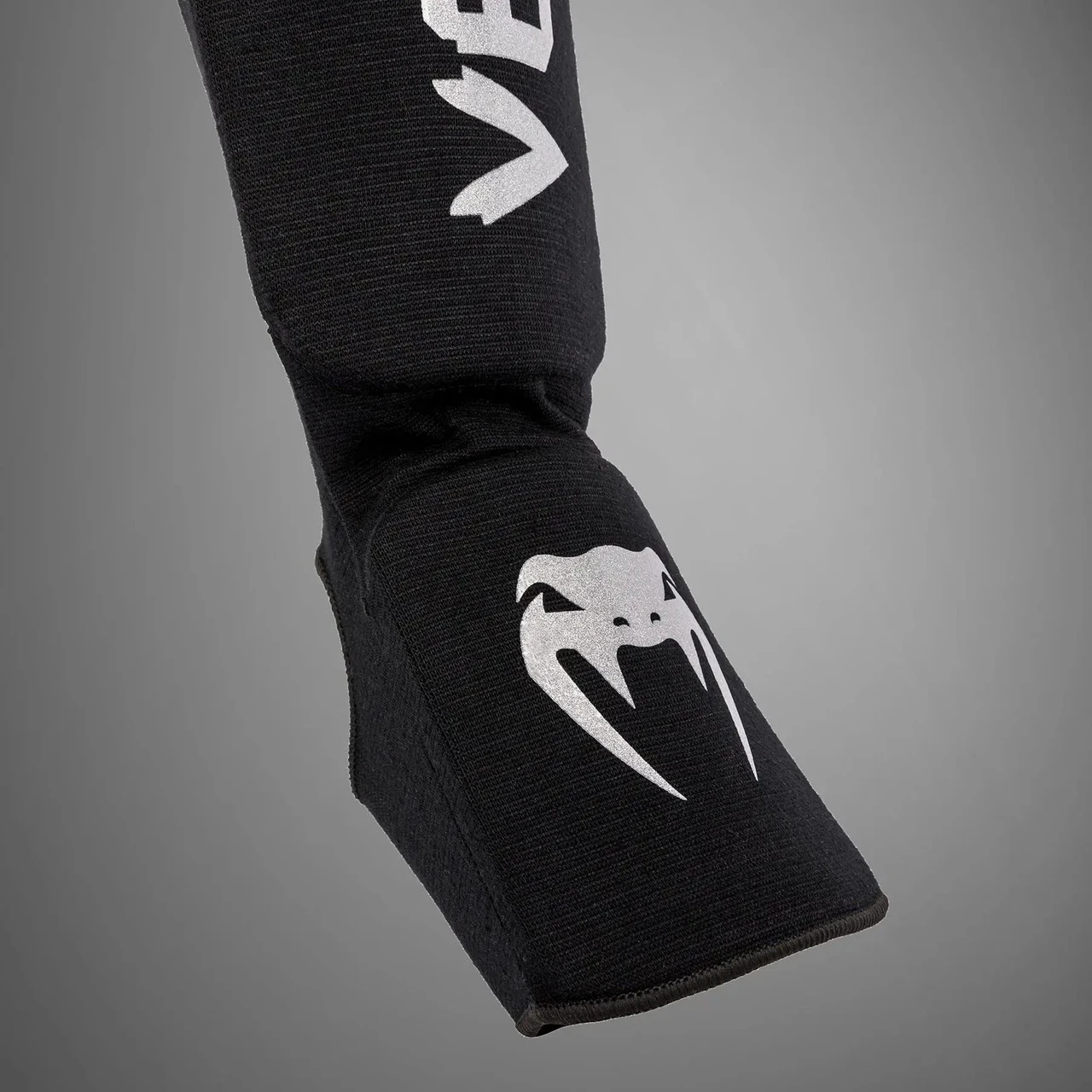 Venum Kontact Shin Guards - Black/Silver