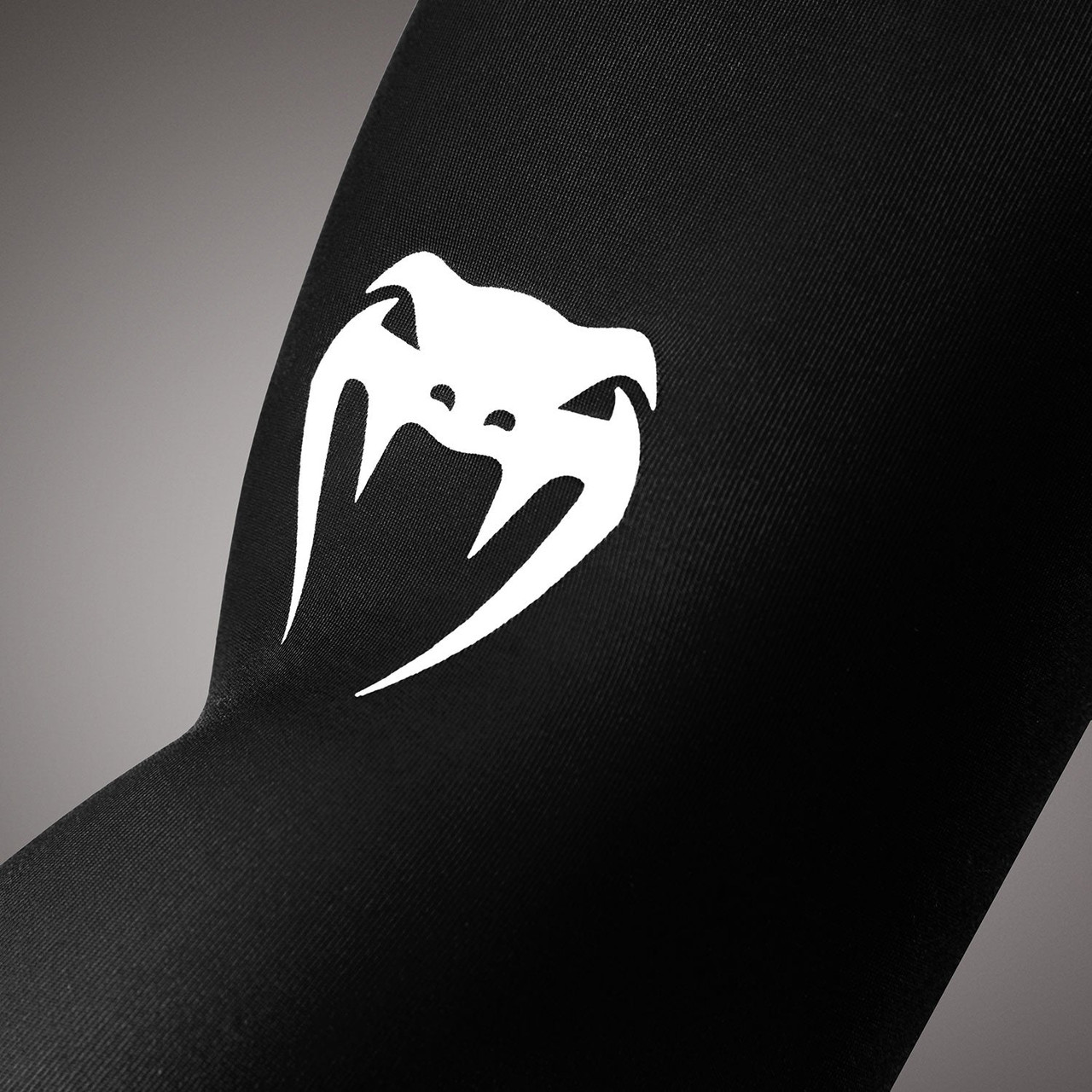 Venum Lineup Arm Sleeves - Black/White