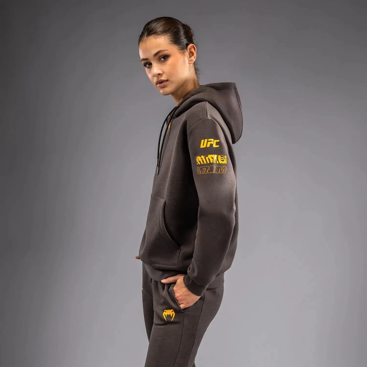 UFC Fusion by Venum Fight Week Women’s Pullover Hoodie - Solid Earthen Brown