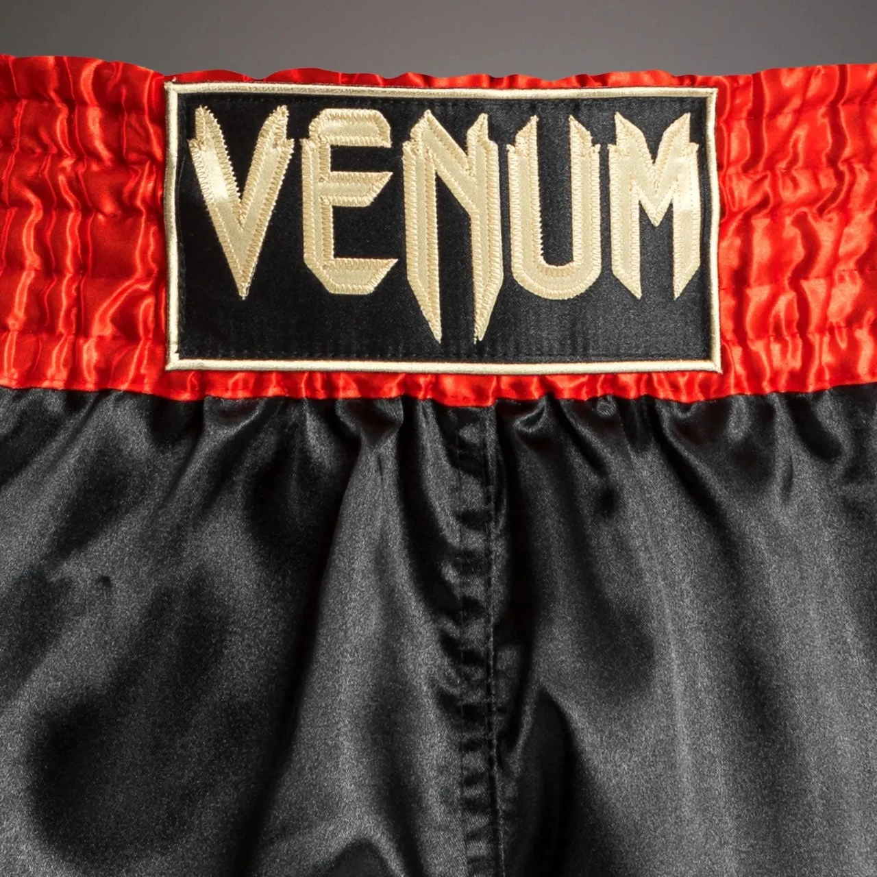 Venum Classic Muay Thaï Short Red/Black/Gold