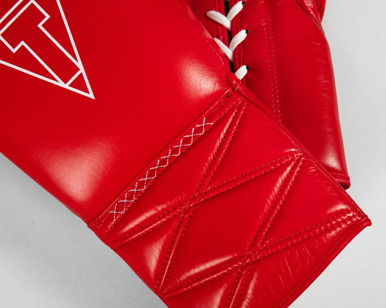 TITLE Boxing Momentum Pro Sparring Gloves
