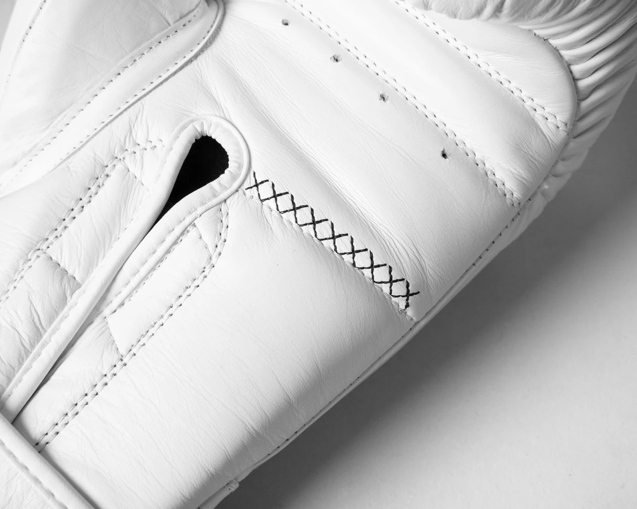 TITLE Boxing Momentum Pro Bag Gloves
