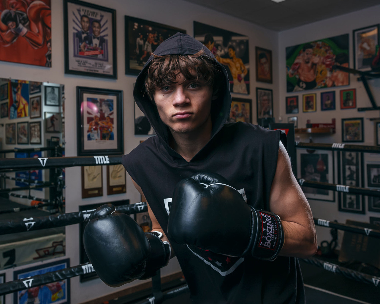 TITLE Boxing Old School Leather Bag Boxing Gloves 2.0