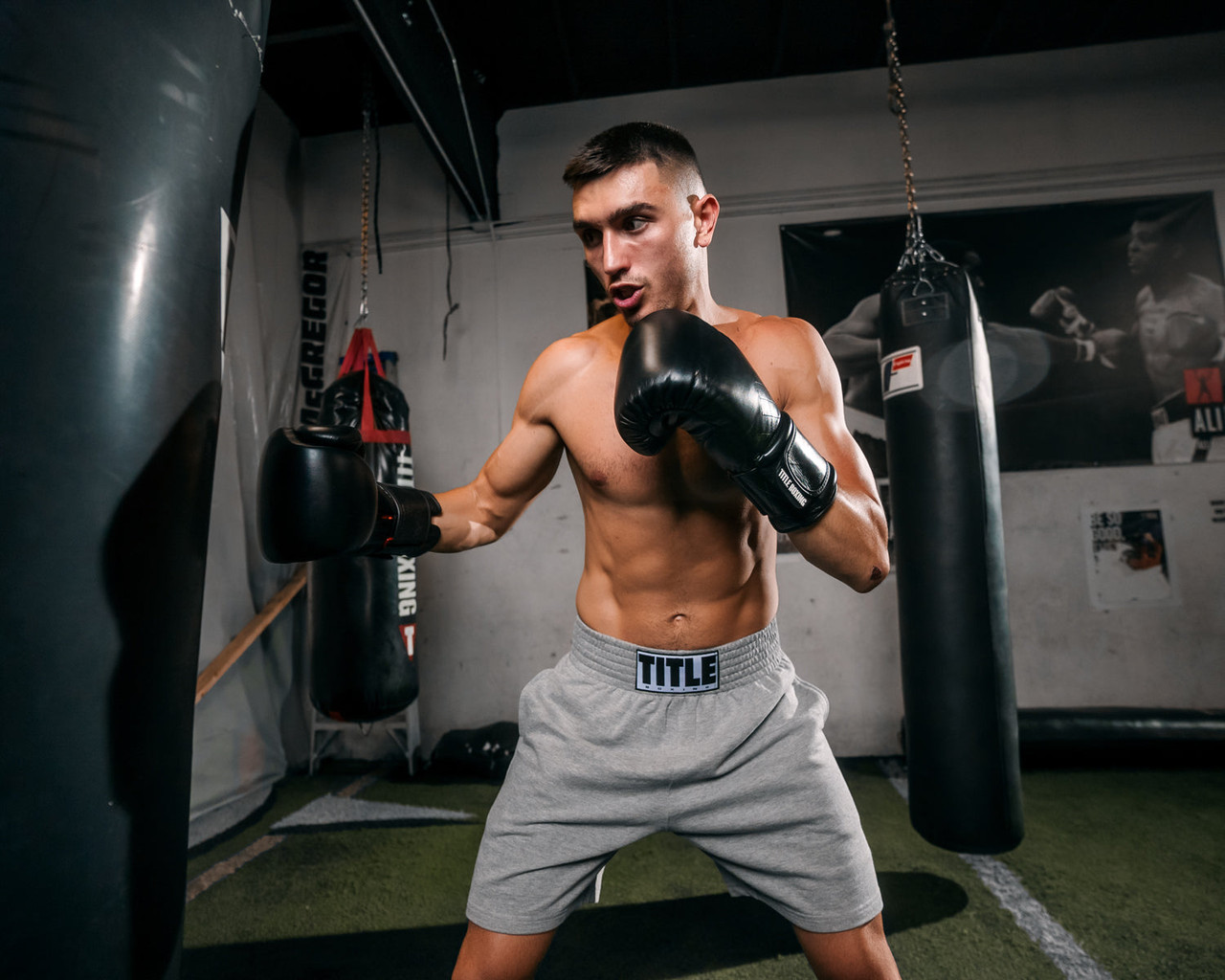 TITLE Boxing KO-Vert Bag Boxing Gloves