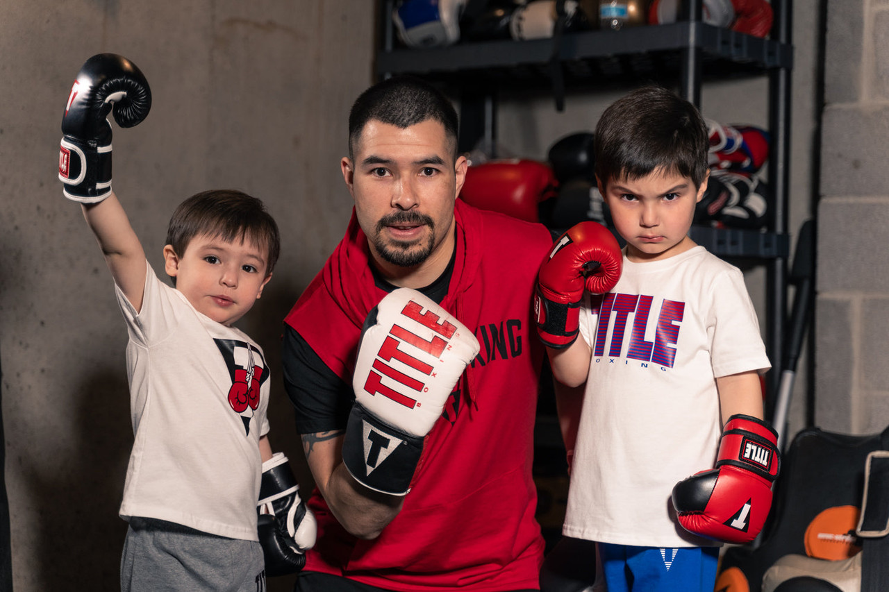 TITLE Boxing Youth Bag Boxing Gloves