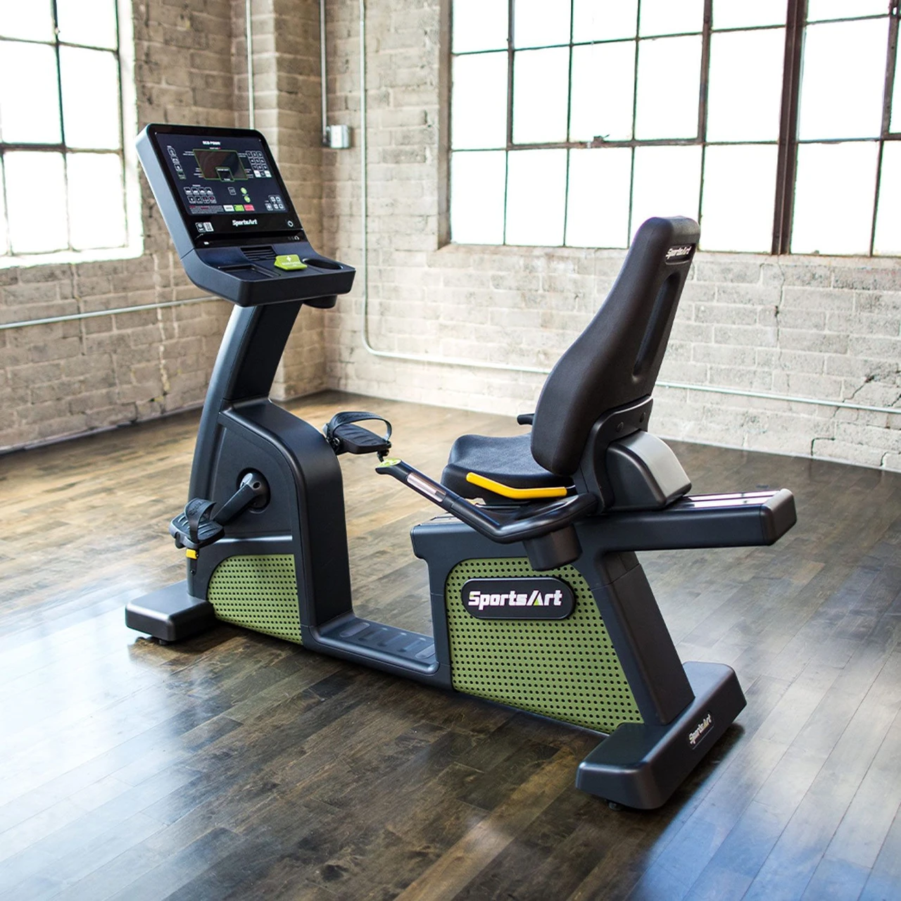 SportsArt G576R Status Eco-Power Recumbent Cycle