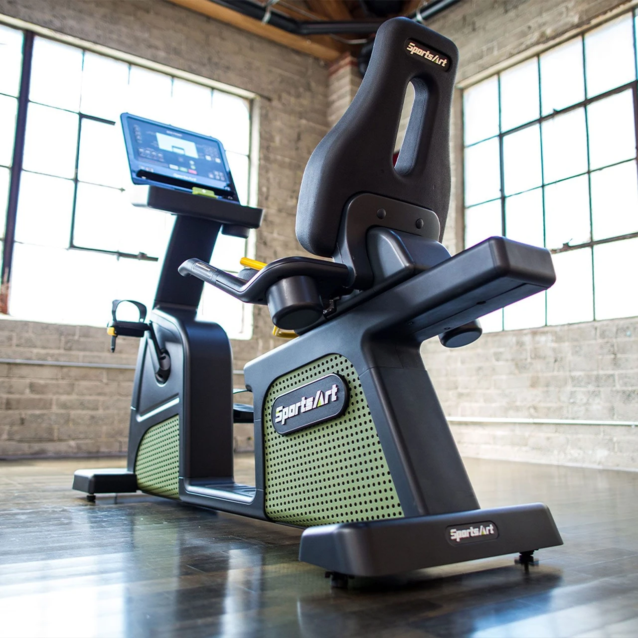 SportsArt G576R Status Eco-Power Recumbent Cycle