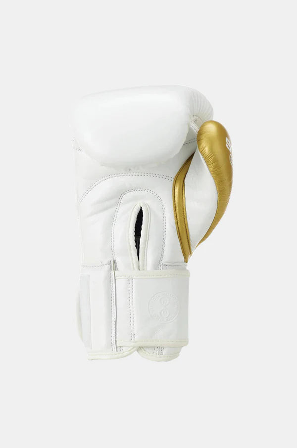 Sting Evolution Boxing Gloves - White/Gold
