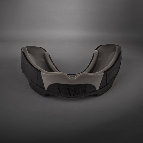 Venum Predator Mouthguard - Black