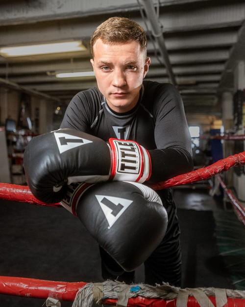 TITLE Boxing Gel World Bag Boxing Gloves