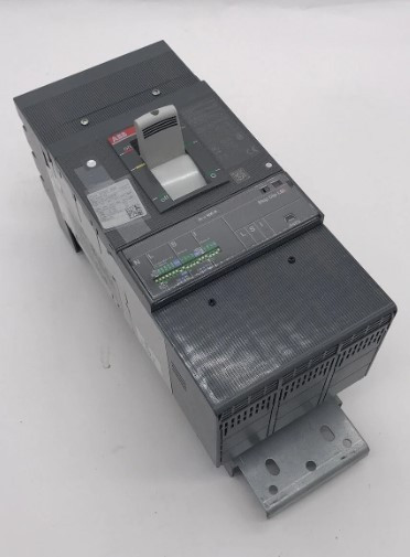 ABB XT5NU340AFYN000XXX U 400A 600V 3V NEW SURPLUS