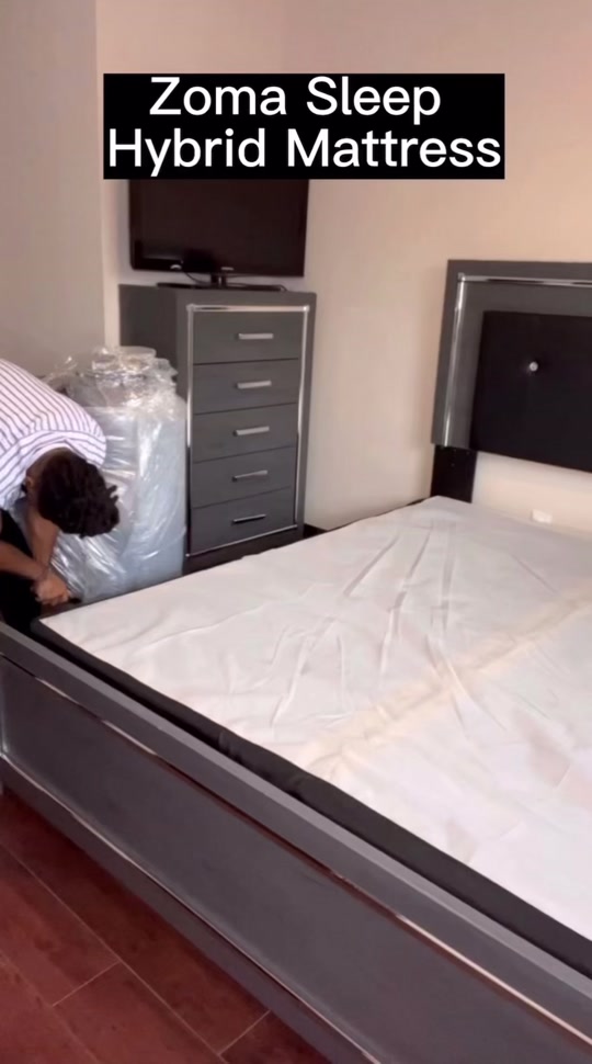 It was time for a new mattress! Check out @Zoma and Sleep To Win! 🏆 💪