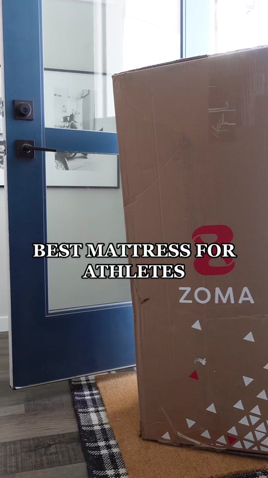 The pro hockey player in our household is sleeping and recovering like a KING @kasimirkaskisuo